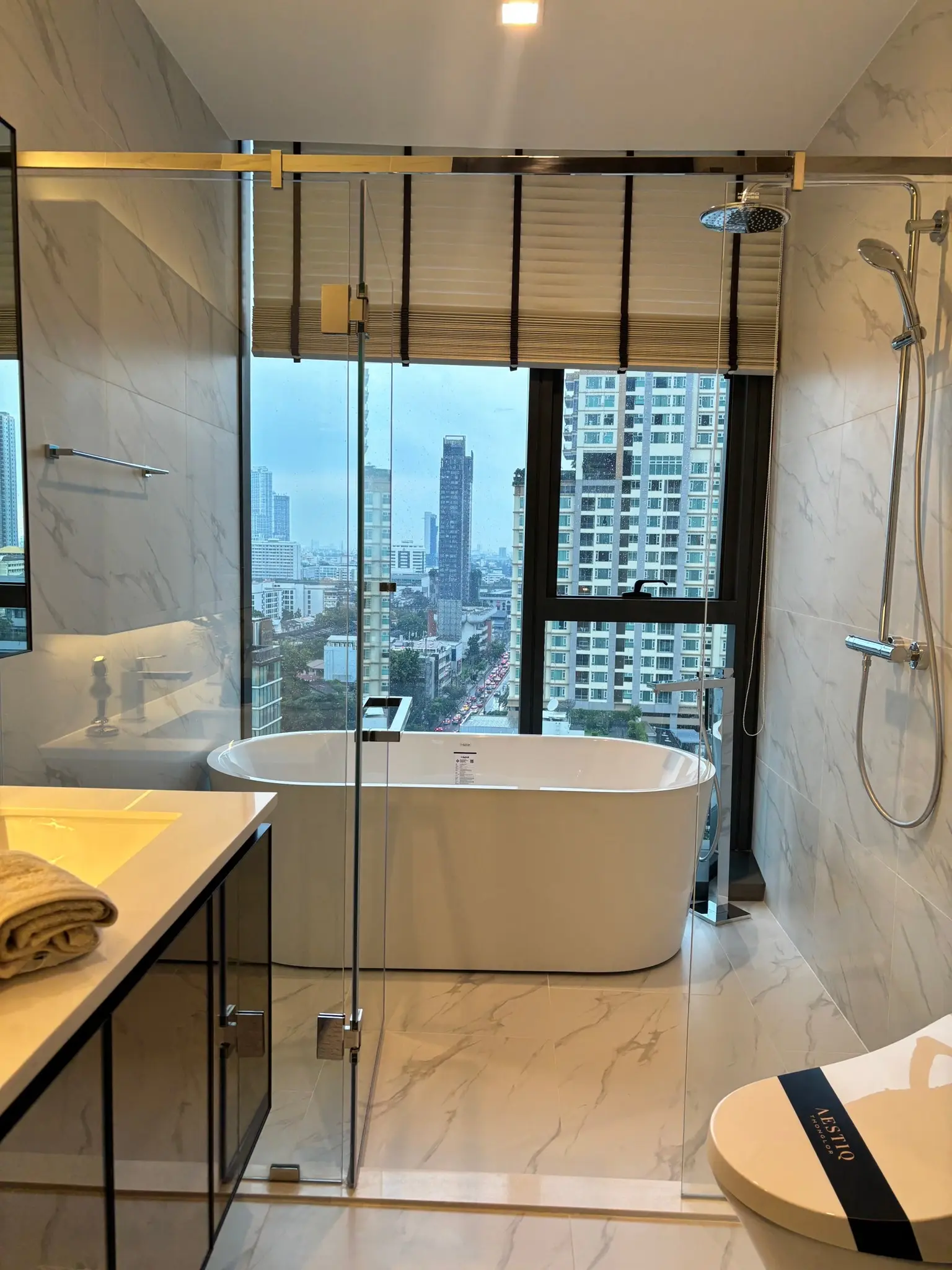 2 Bed/ 2 Bath Aestiq Thonglor