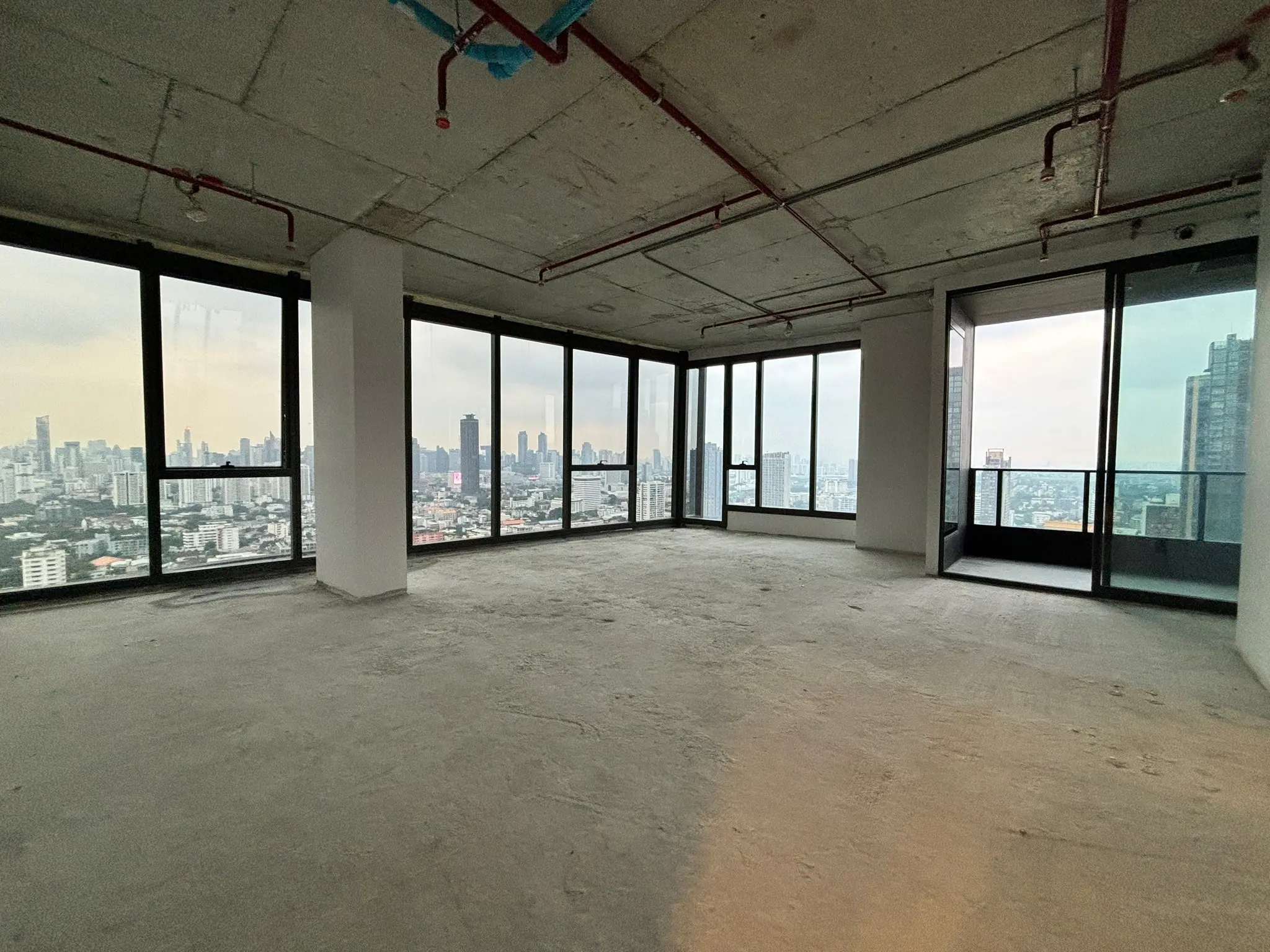 Bare-shell Penthouse. Aestiq Thonglor