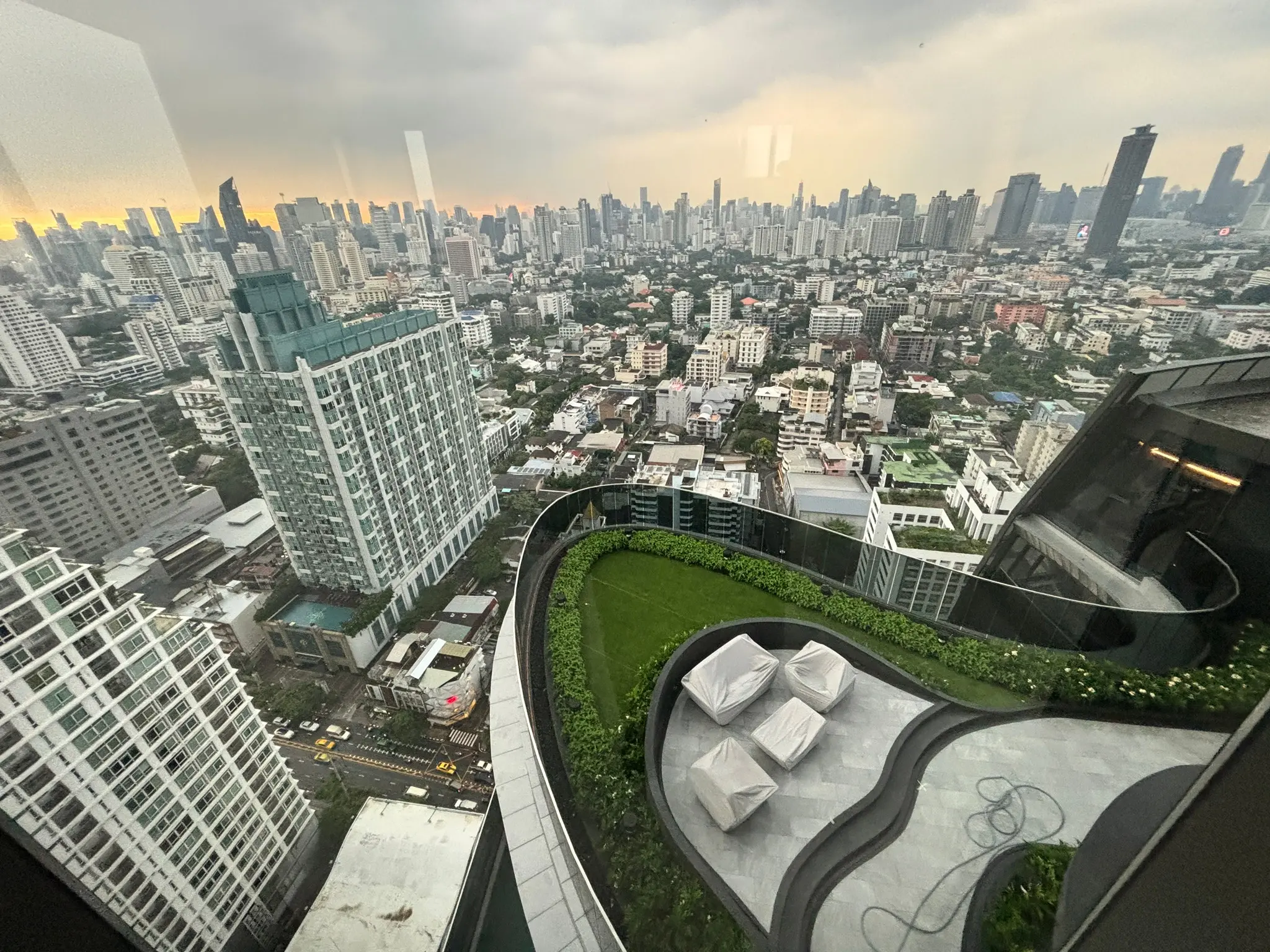 Bare-shell Penthouse. Aestiq Thonglor
