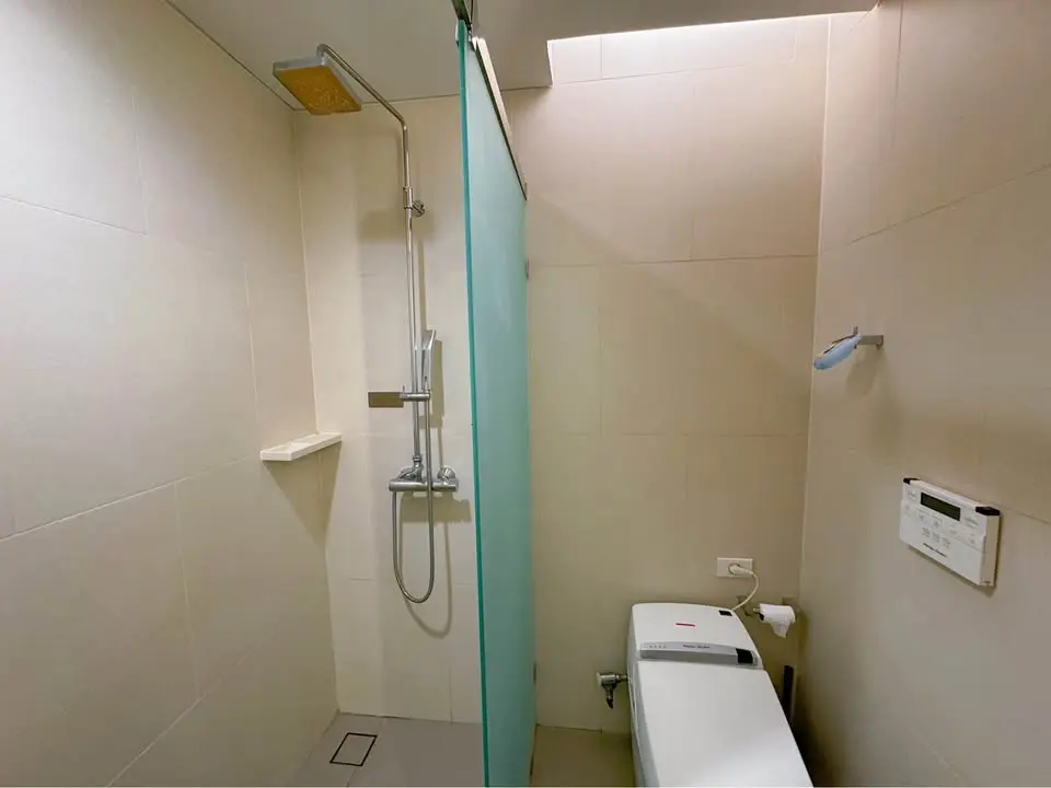 2 Beds/ 2 Baths The Lumpini 24