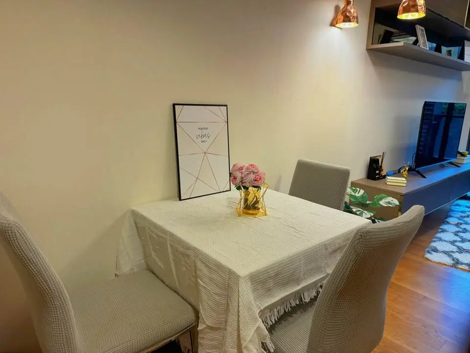 2 Beds/ 2 Baths The Lumpini 24