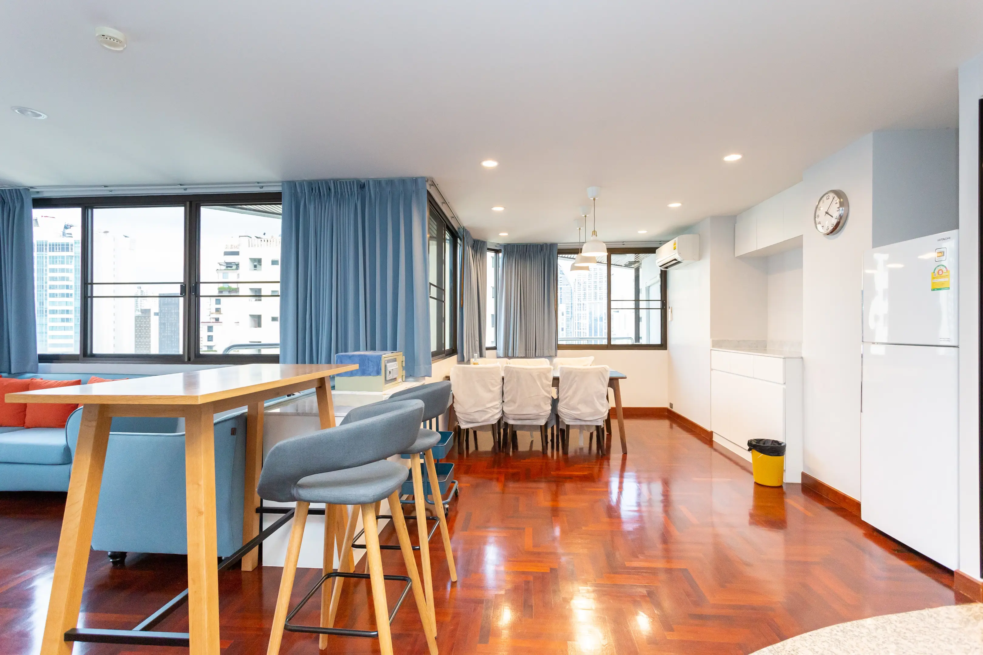 2 Bed/ 2 Bath Lake Avenue