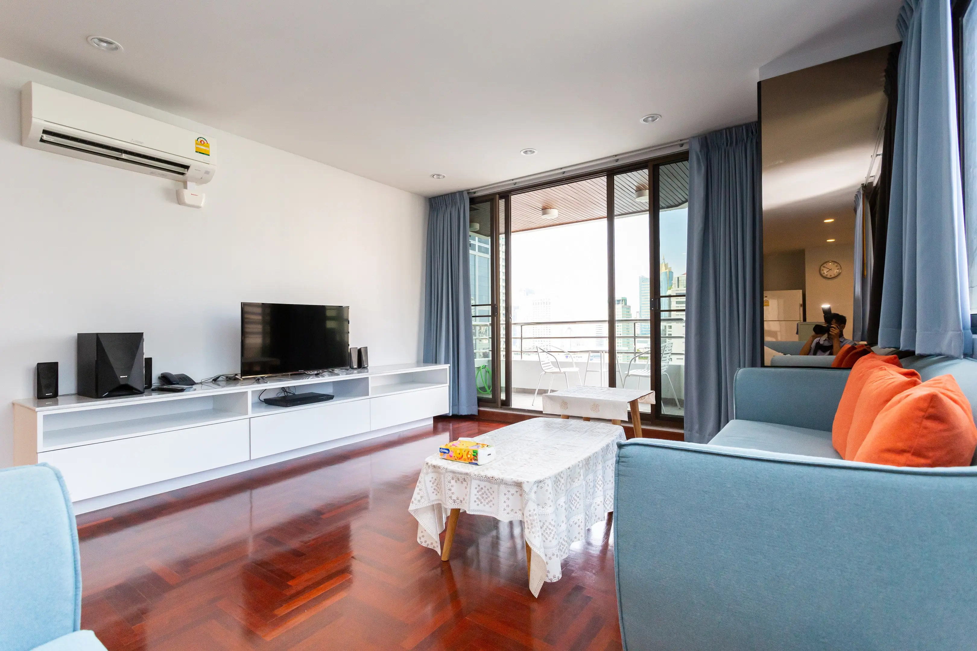 2 Bed/ 2 Bath Lake Avenue