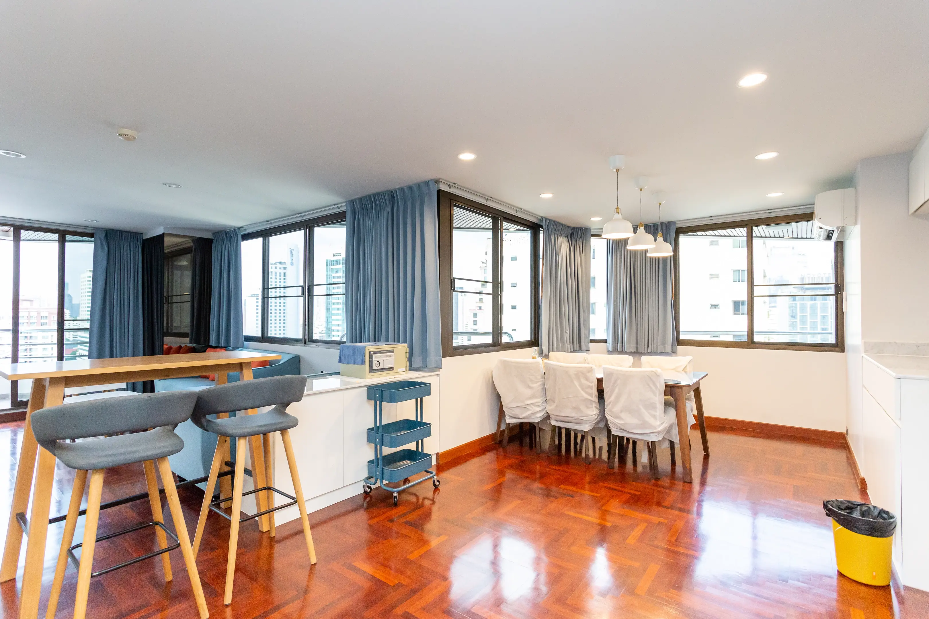 2 Bed/ 2 Bath Lake Avenue