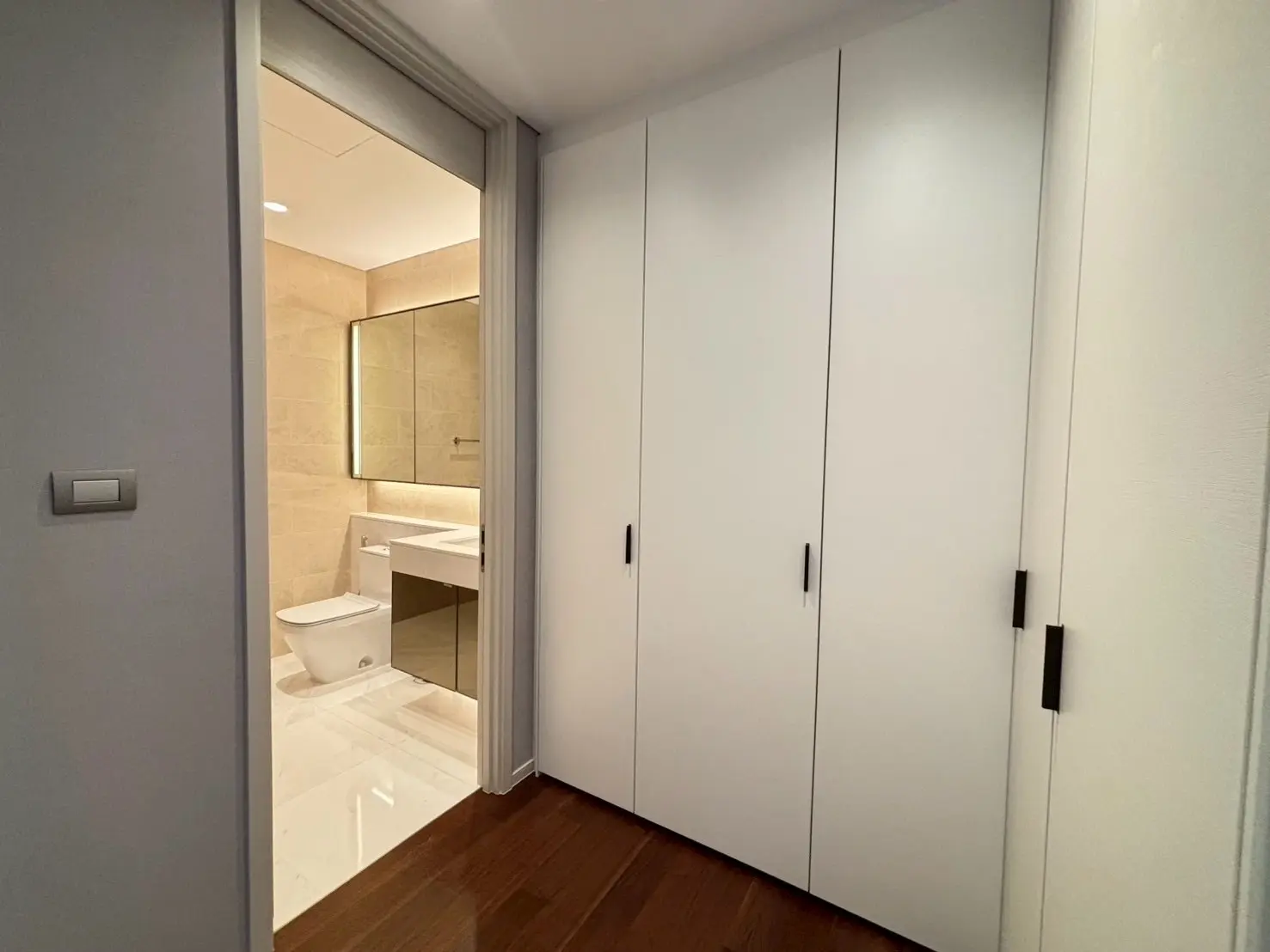 2 Bed/ 3 Bath The Residence at Sindhorn Kempinski 