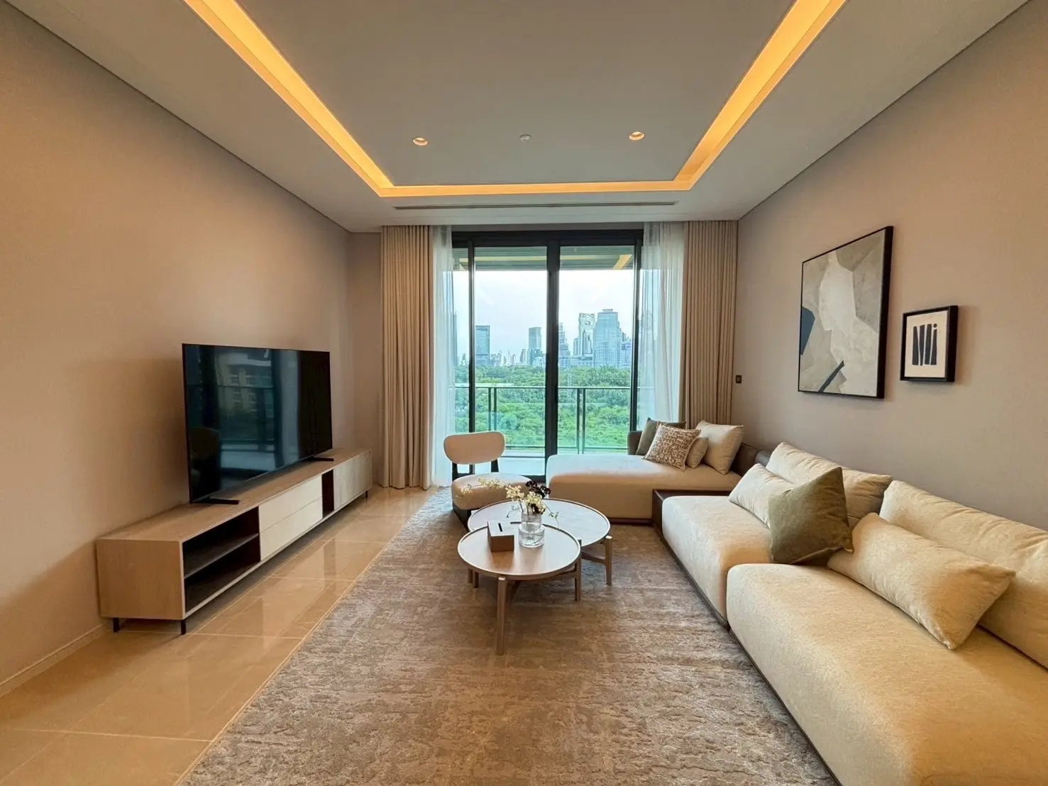 2 Bed/ 3 Bath The Residence at Sindhorn Kempinski 