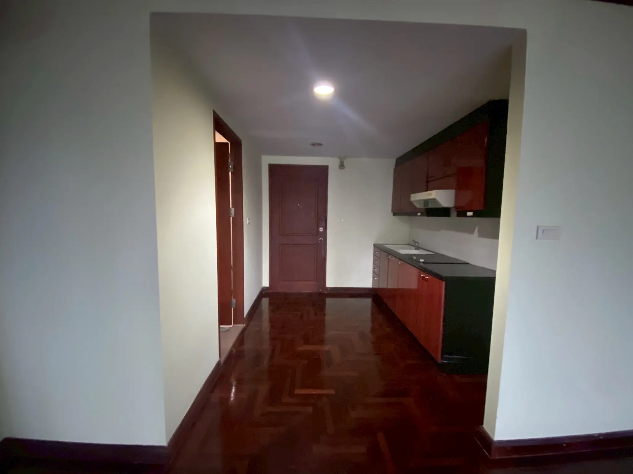 1 Bed/ 2 Bath Lake Avenue
