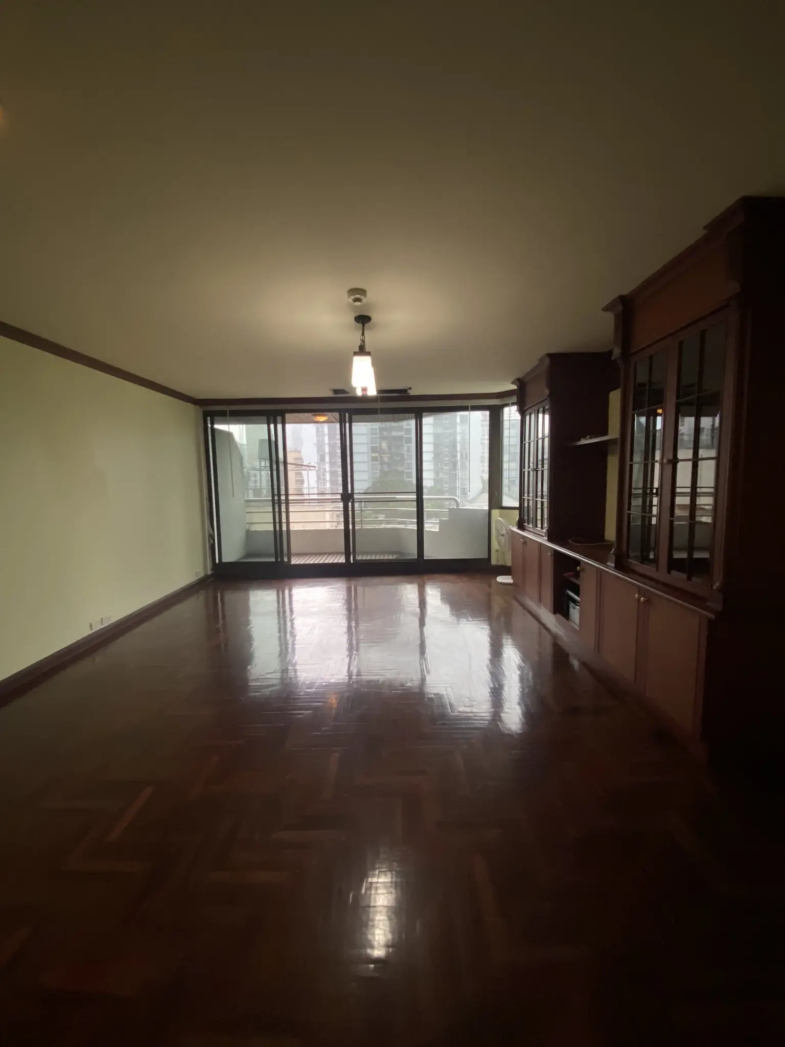1 Bed/ 2 Bath Lake Avenue