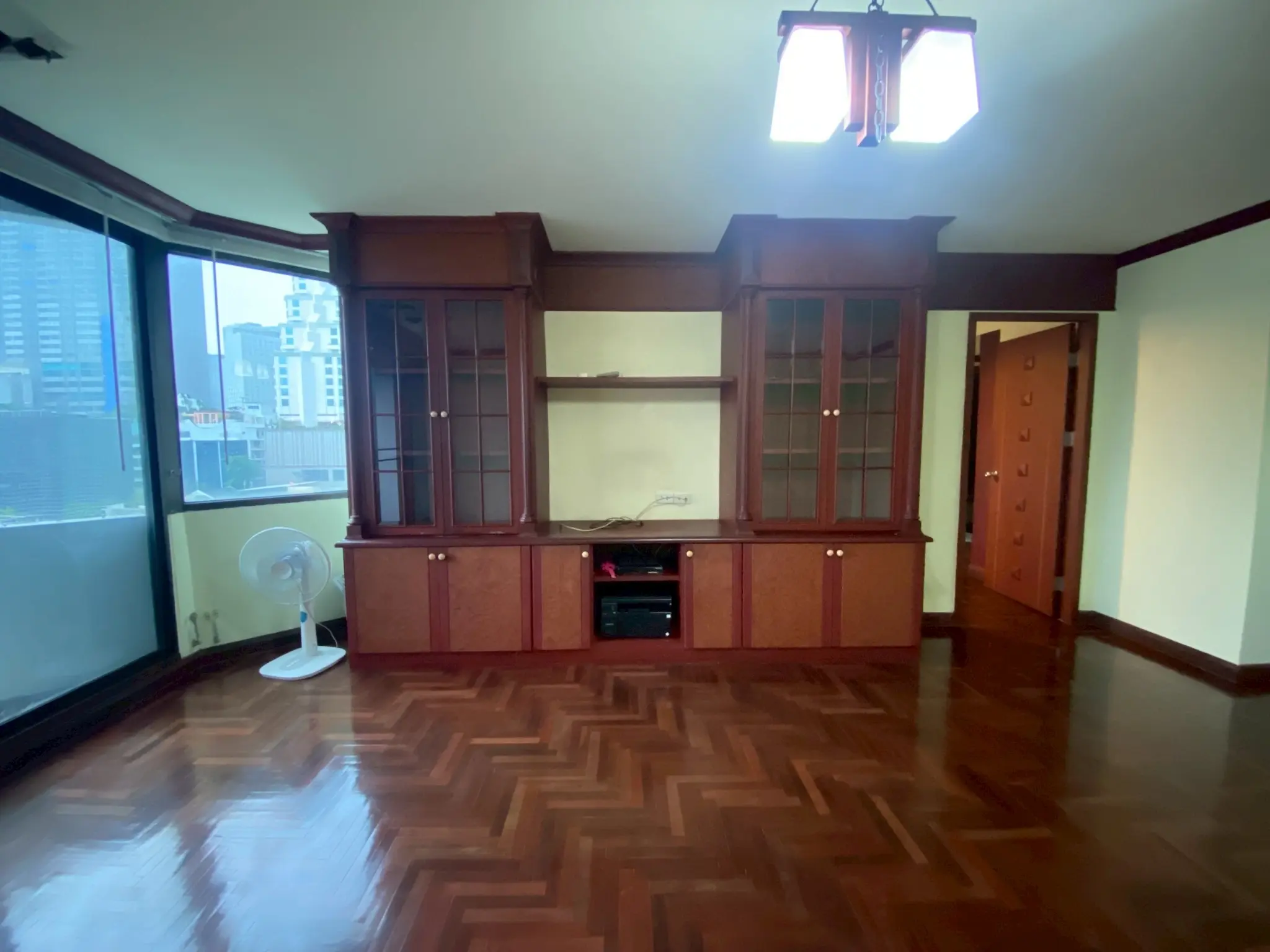 1 Bed/ 2 Bath Lake Avenue