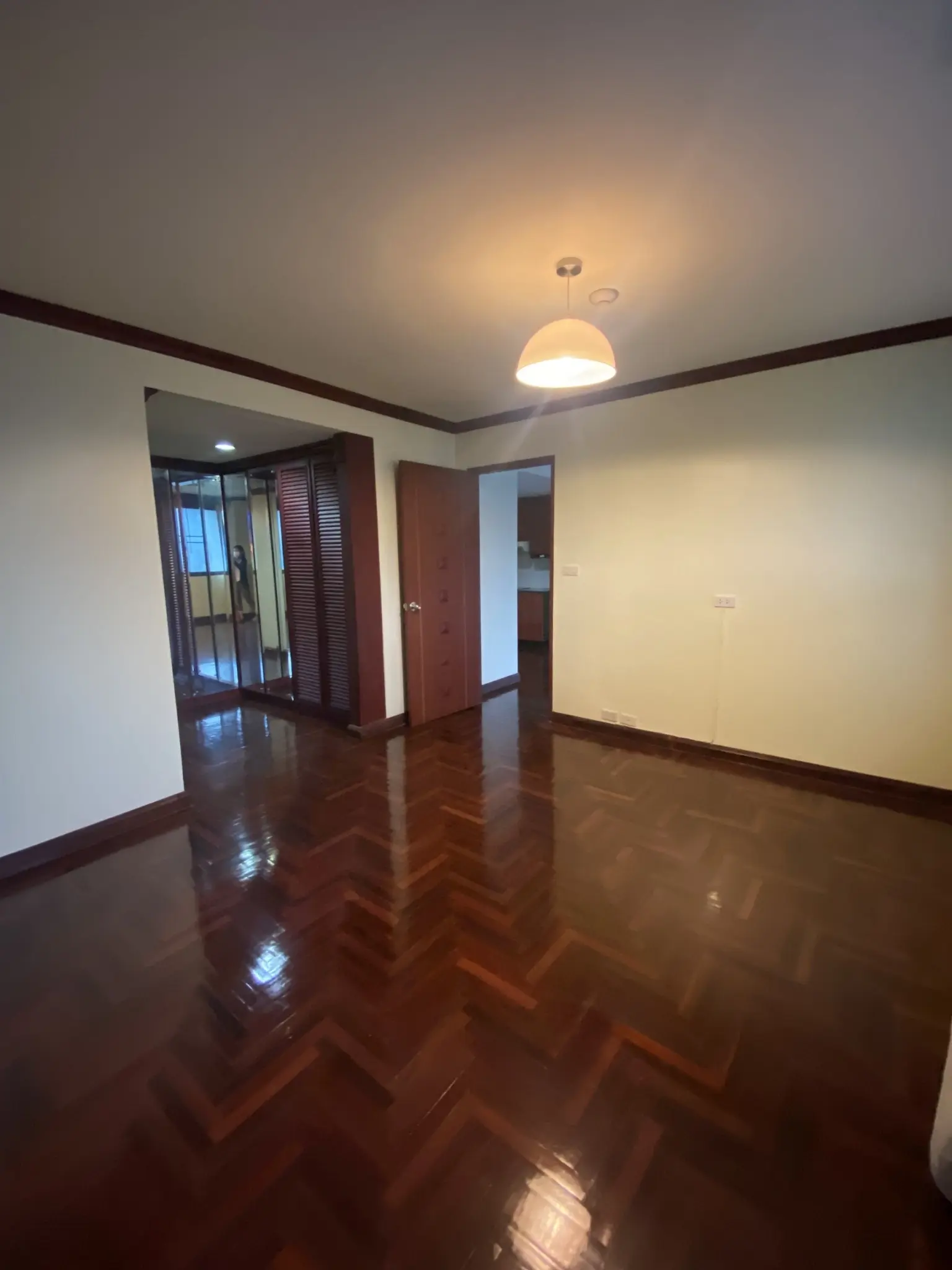 1 Bed/ 2 Bath Lake Avenue
