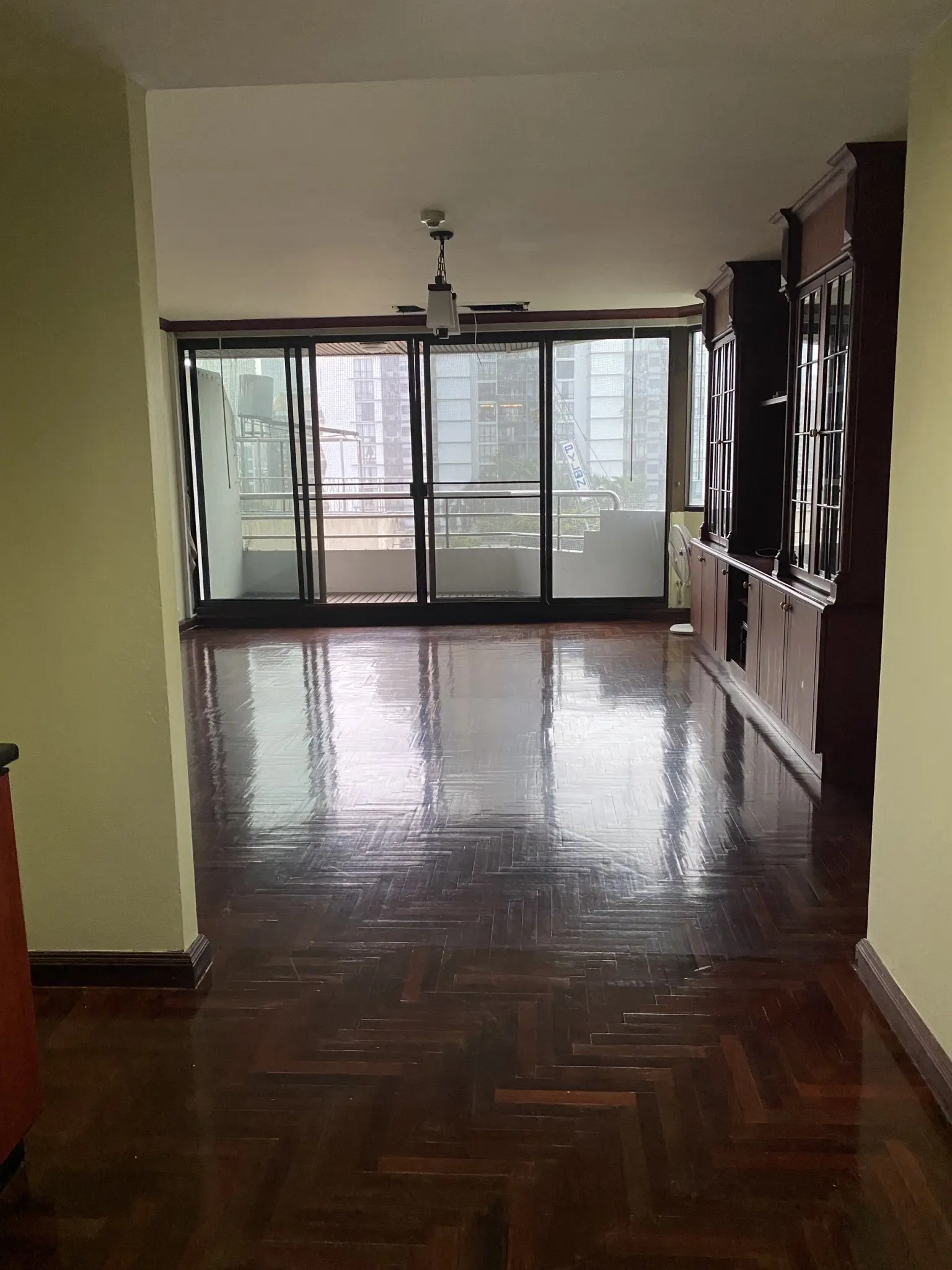 1 Bed/ 2 Bath Lake Avenue