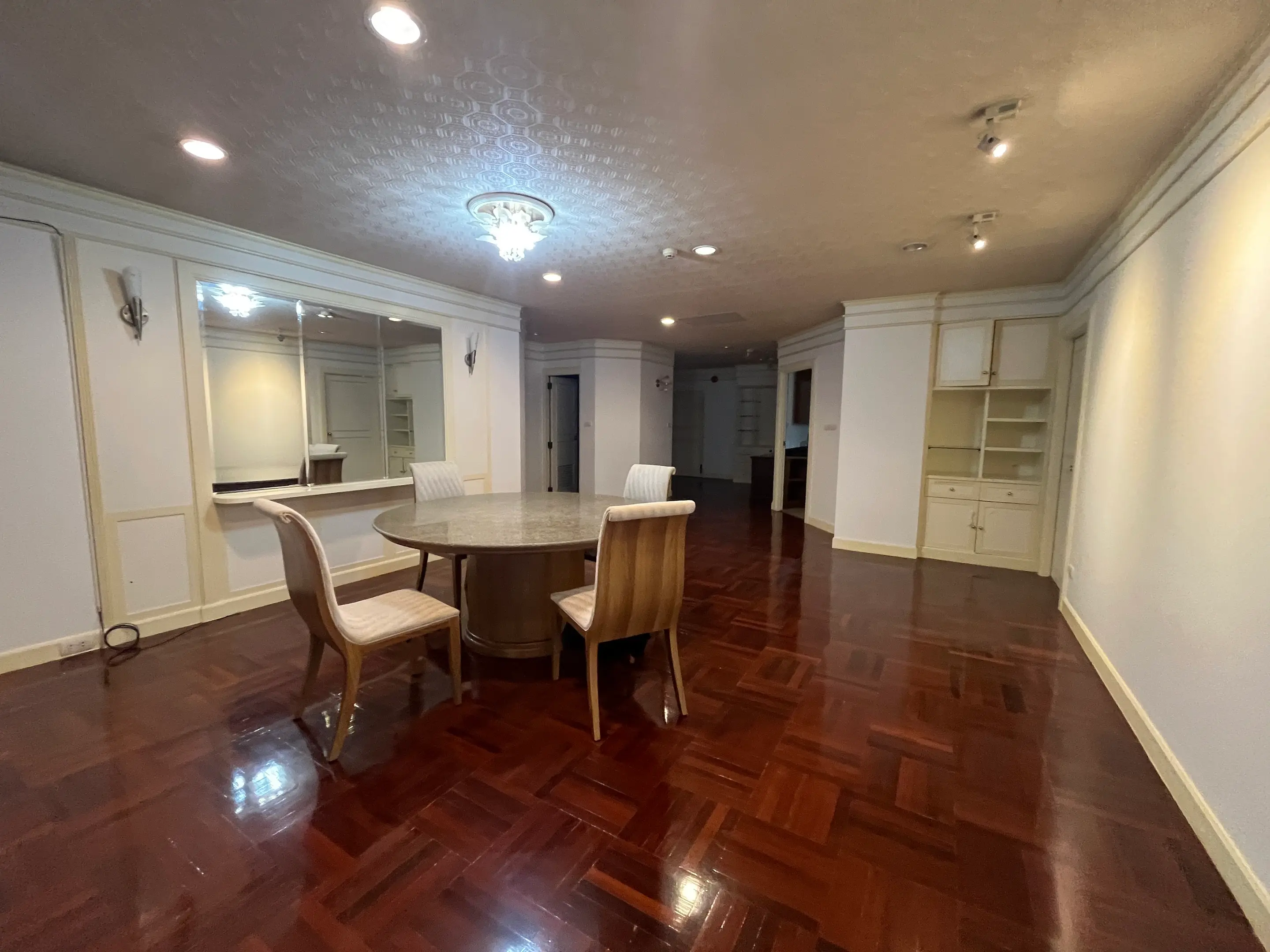 3 Bed/ 3 Bath City Lake Tower Pet Friendly