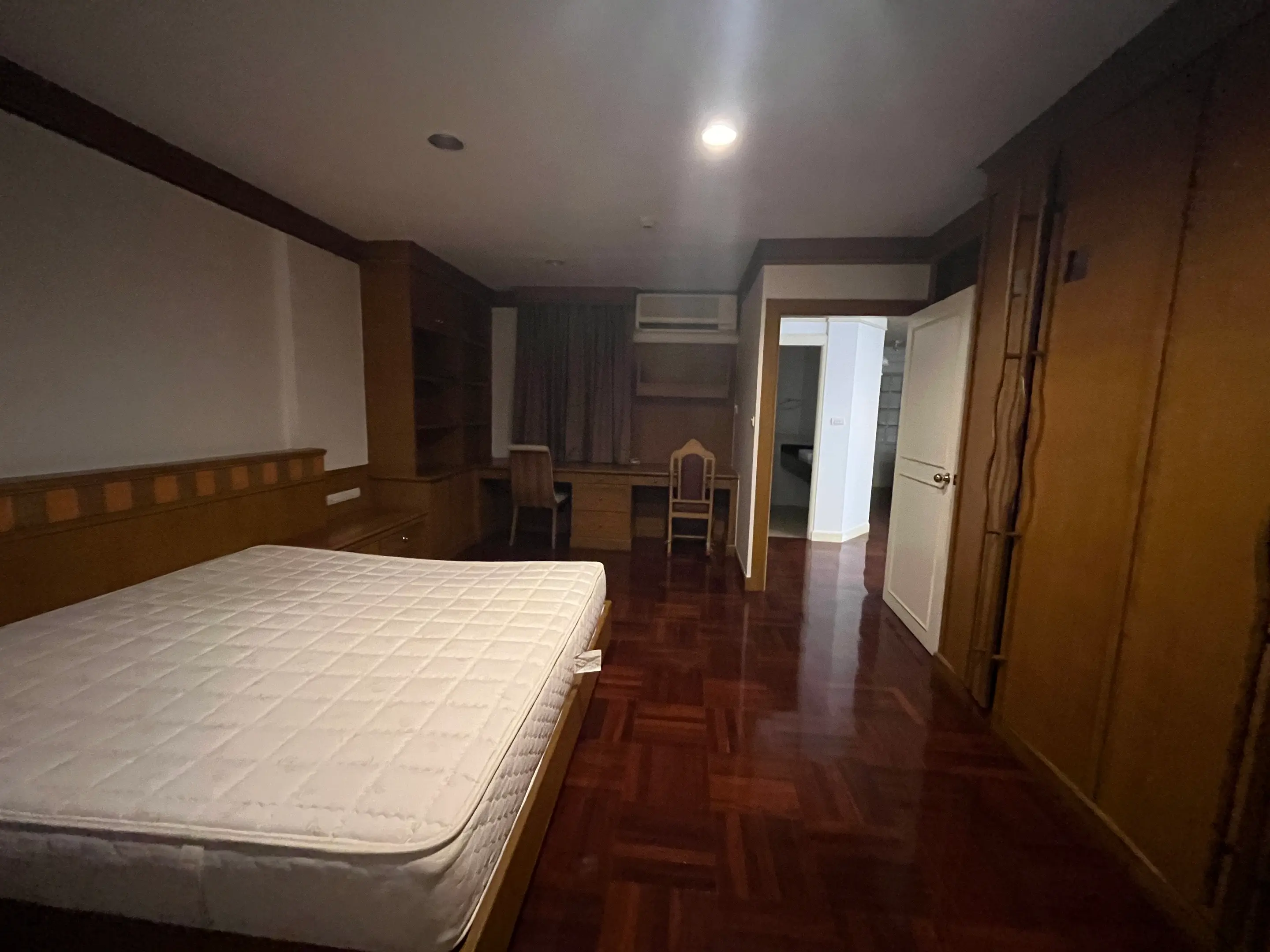 3 Bed/ 3 Bath City Lake Tower Pet Friendly