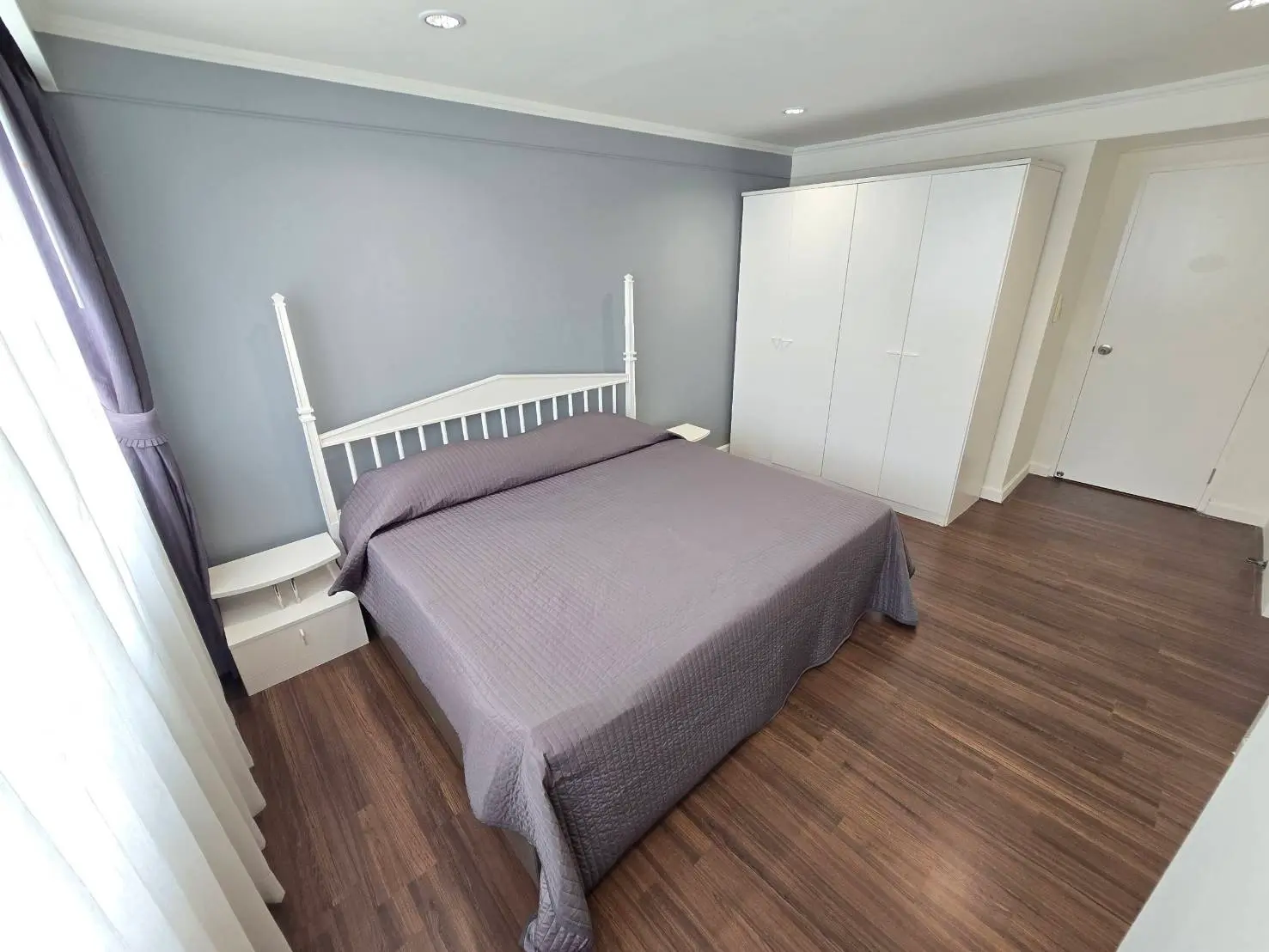 2 Bed/ 2 Bath Lake Avenue 