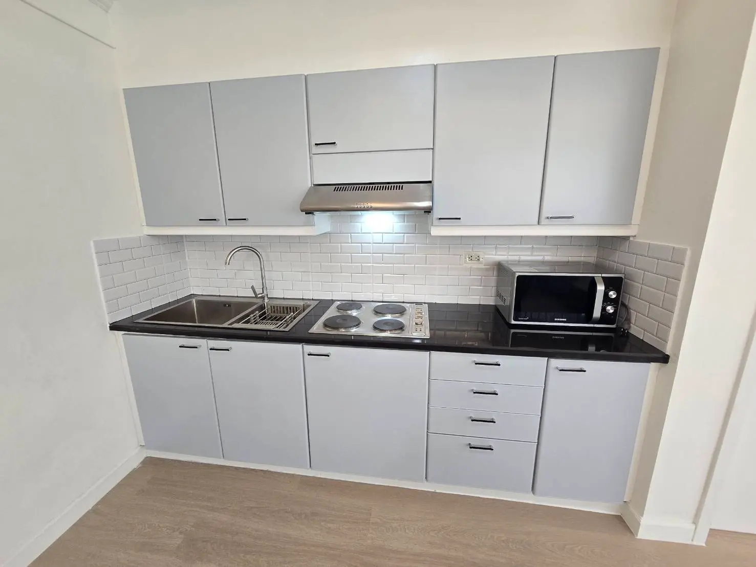2 Bed/ 2 Bath Lake Avenue 