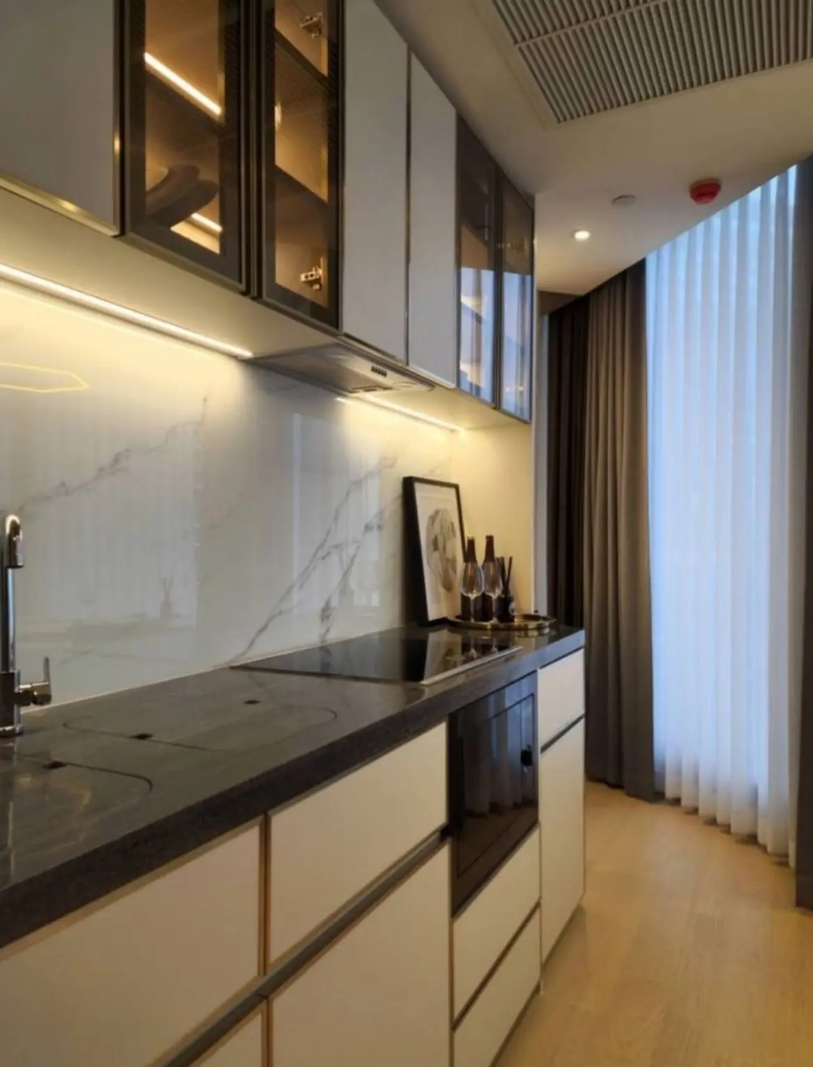 2 Bed/ 2 Bath Ashton Asoke-Rama 9