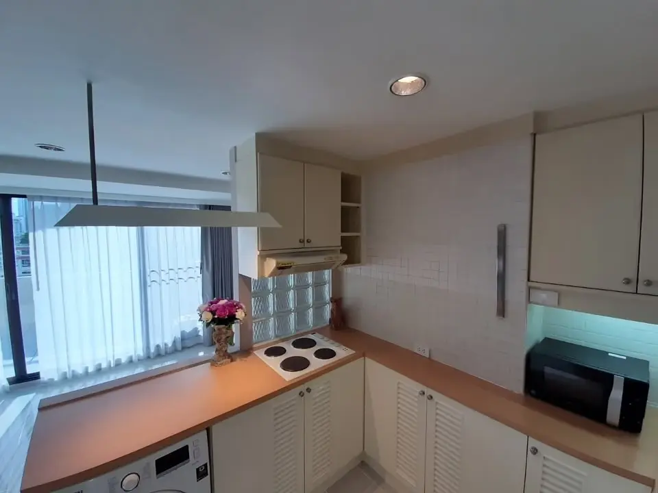 2 Bed/ 1 Bath Supalai Place Sukhumvit 39