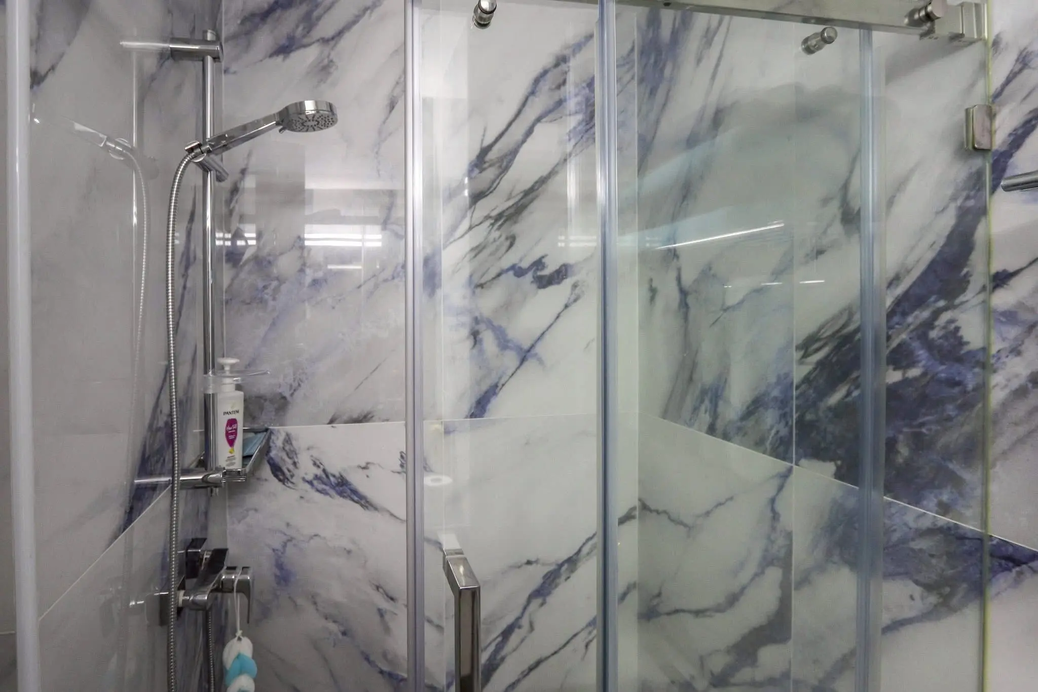 2 Bed/ 2 Bath Baan Thanon Sarasin 