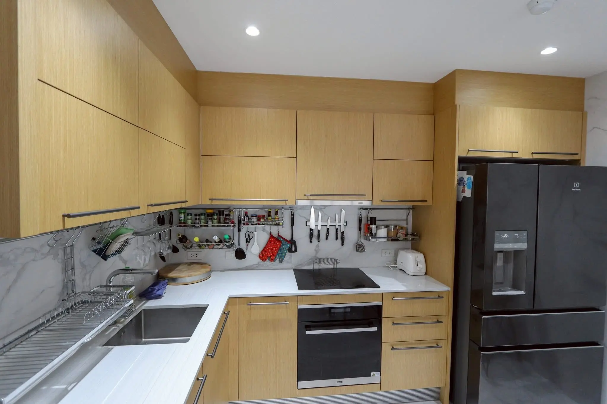 2 Bed/ 2 Bath Baan Thanon Sarasin 