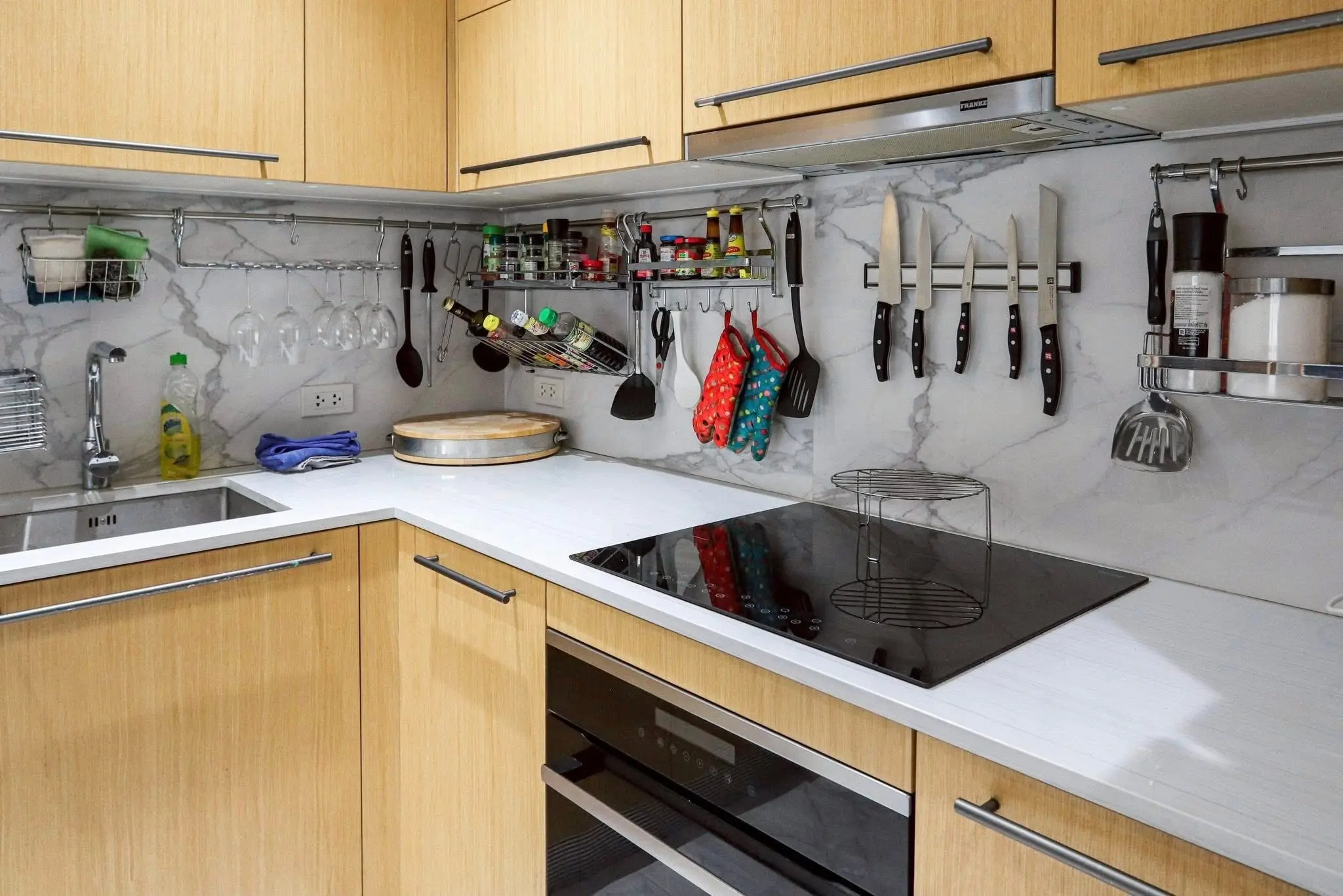 2 Bed/ 2 Bath Baan Thanon Sarasin 