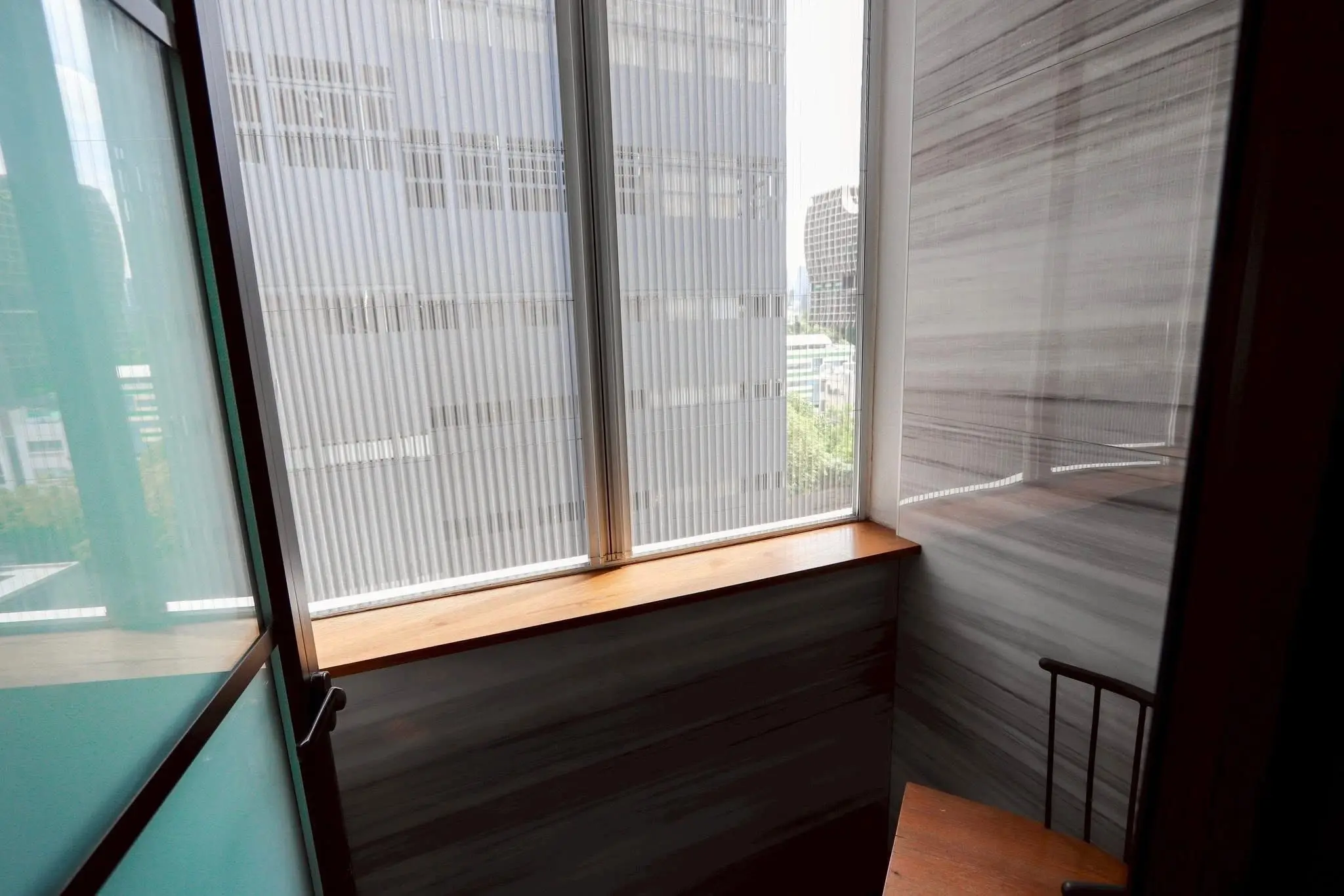 2 Bed/ 2 Bath Baan Thanon Sarasin 