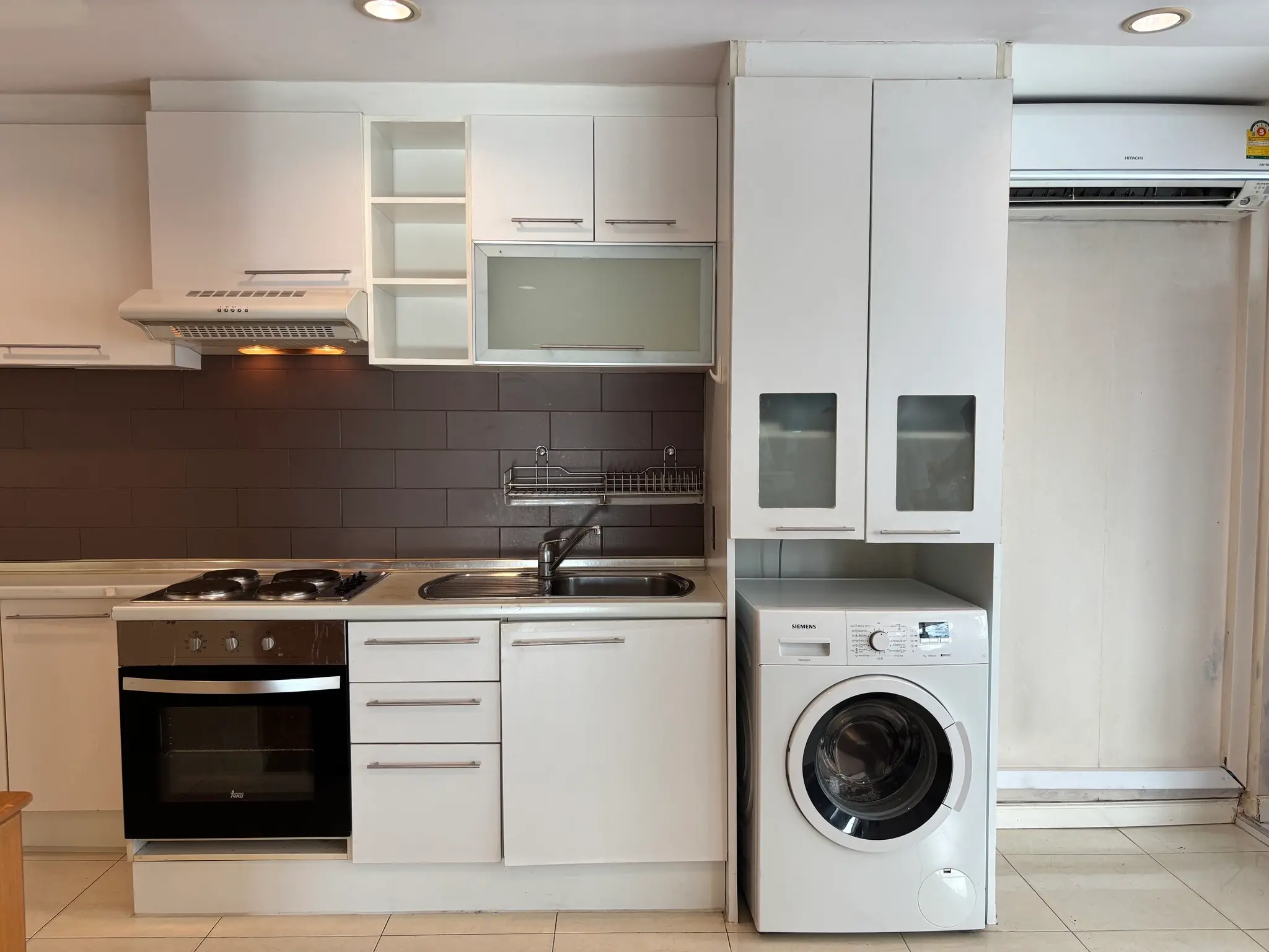 2 Bed/ 1 Bath Grand Park View Asok