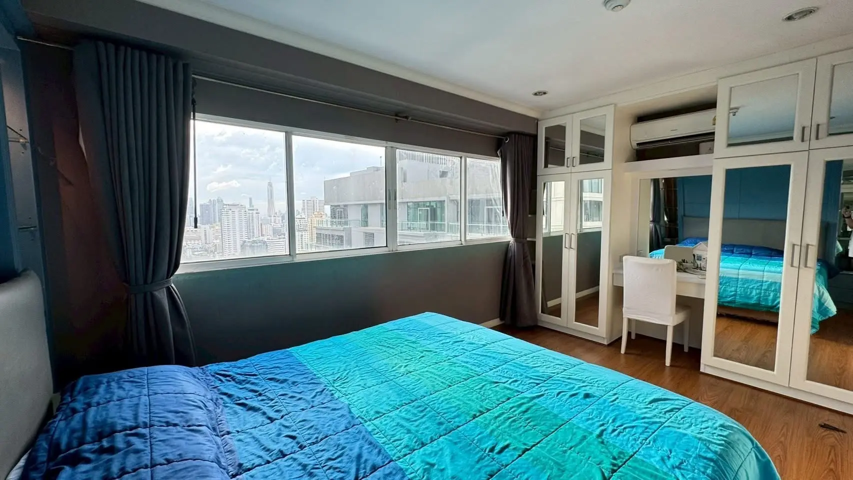 2 Bed/ 1 Bath Grand Park View Asok