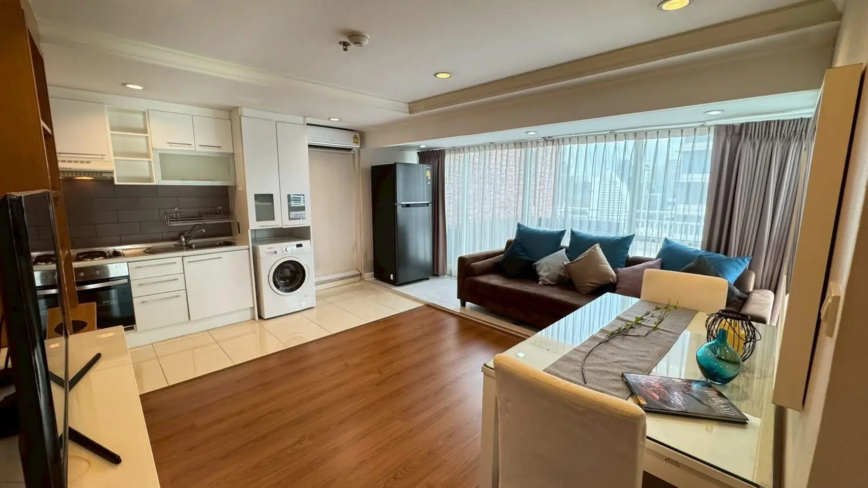 2 Bed/ 1 Bath Grand Park View Asok