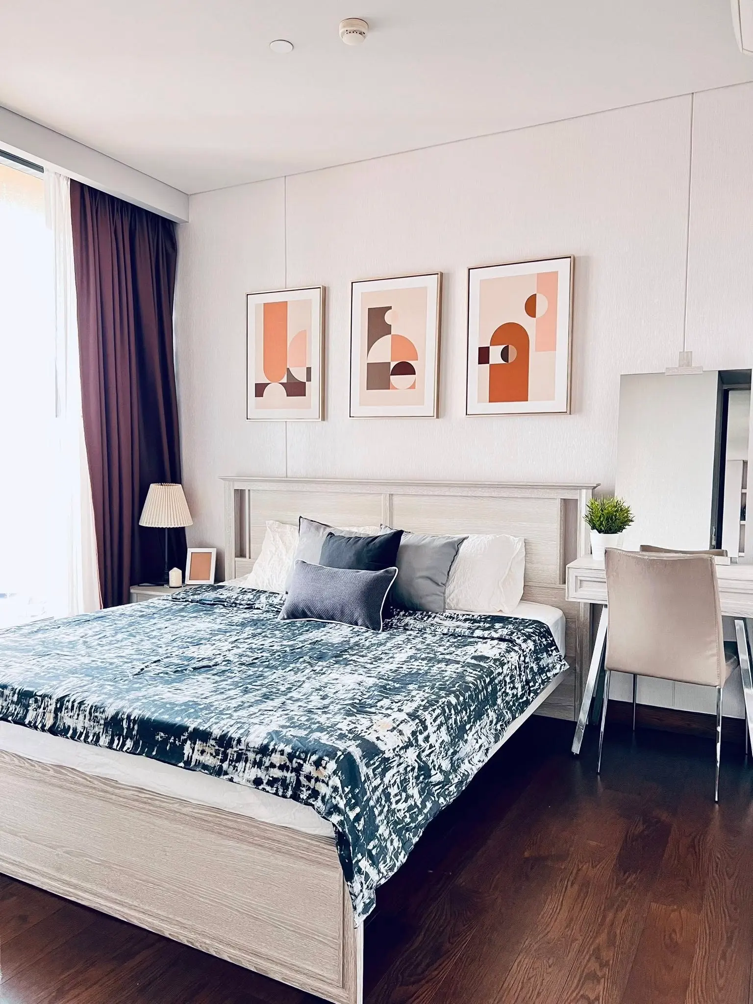 1 Bed/ 1 Bath The Lumphini 24