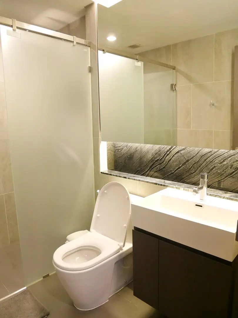 1 Bed/ 1 Bath The Lumphini 24
