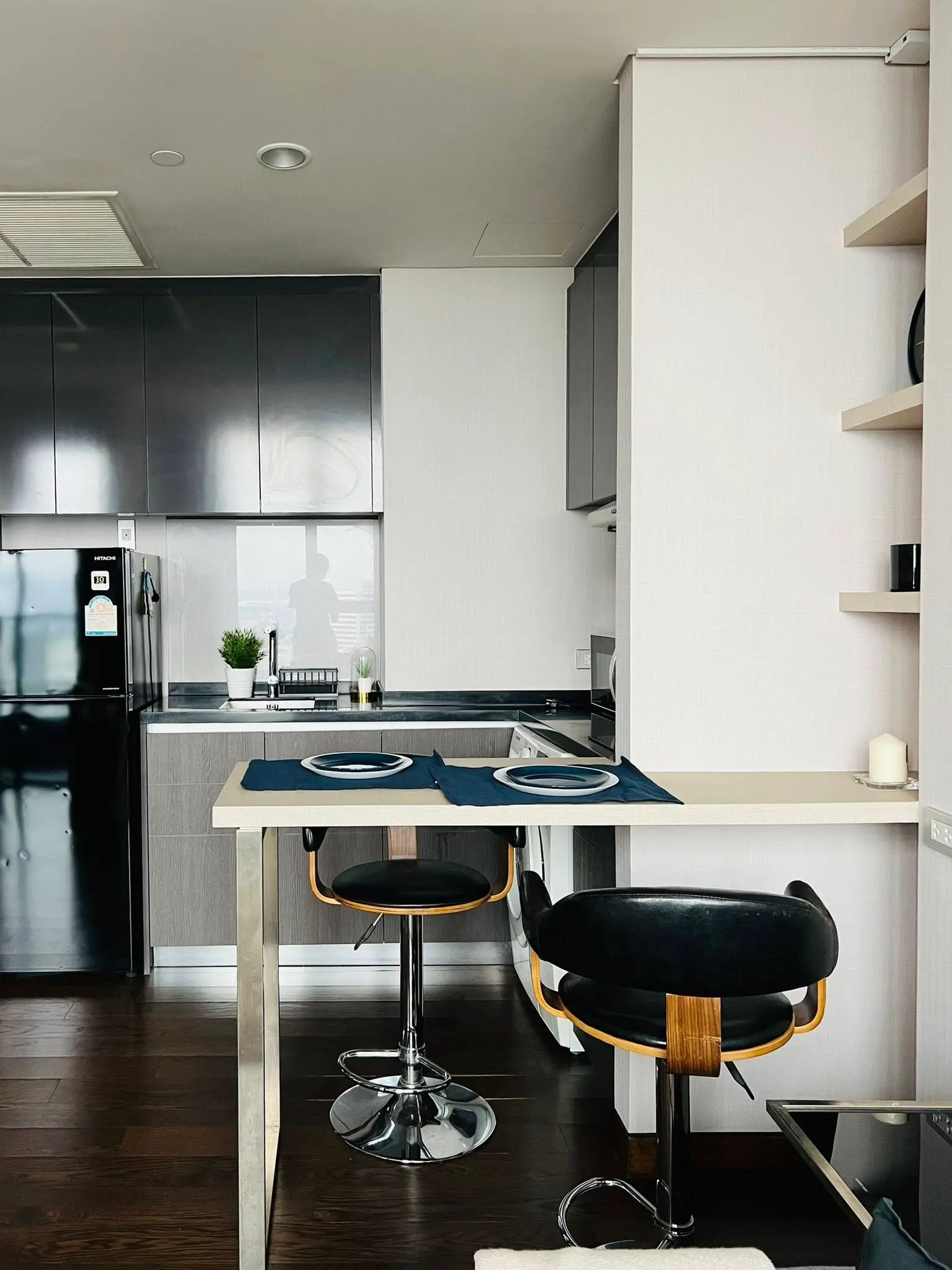 1 Bed/ 1 Bath The Lumphini 24