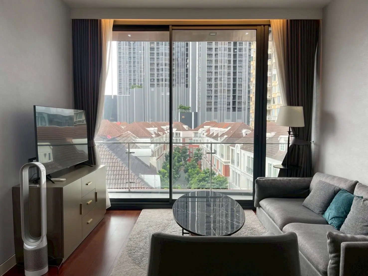 2 Bed/ 2 Bath KHUN by YOO
