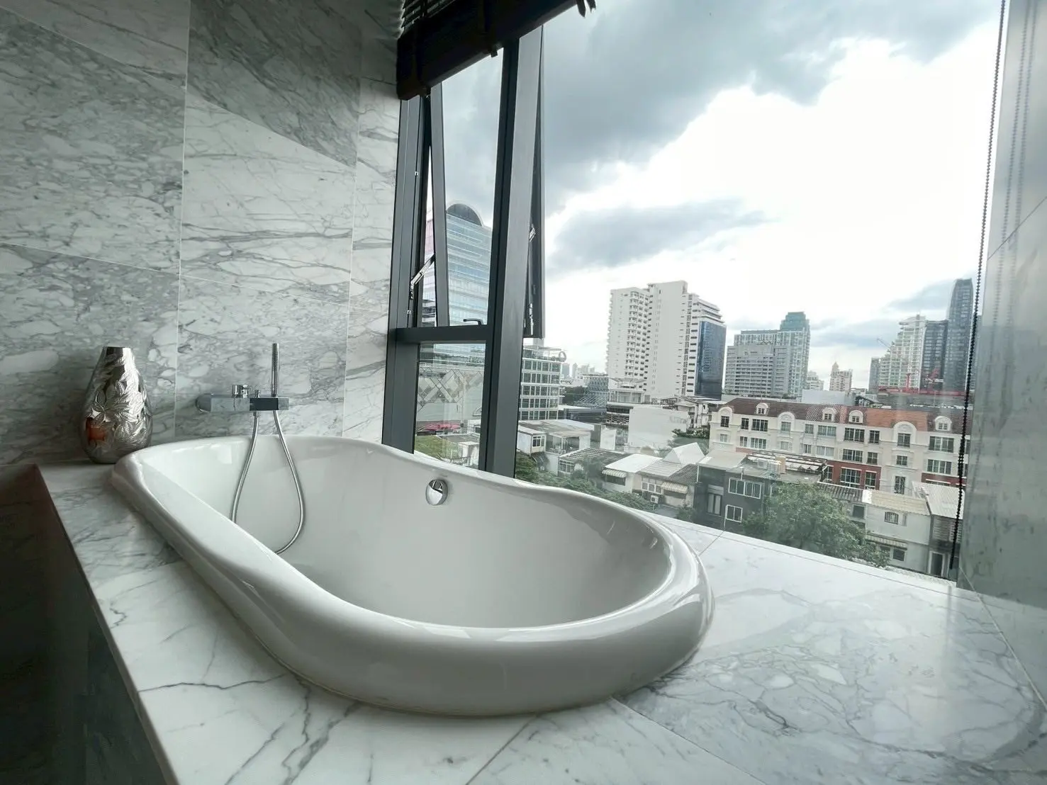 2 Bed/ 2 Bath KHUN by YOO