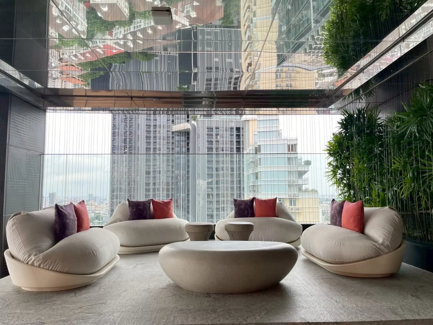 2 Bed/ 2 Bath KHUN by YOO