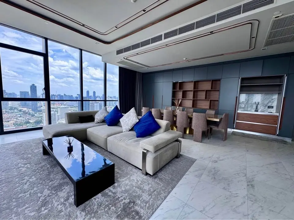 3 Bed/ 4 Bath The Monument Thonglor