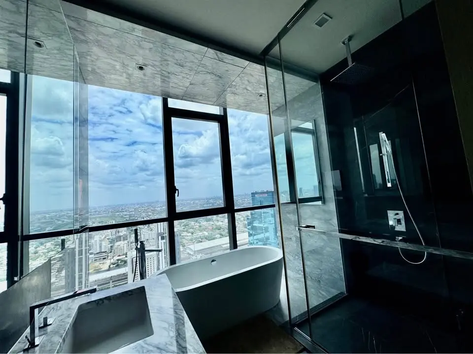 3 Bed/ 4 Bath The Monument Thonglor