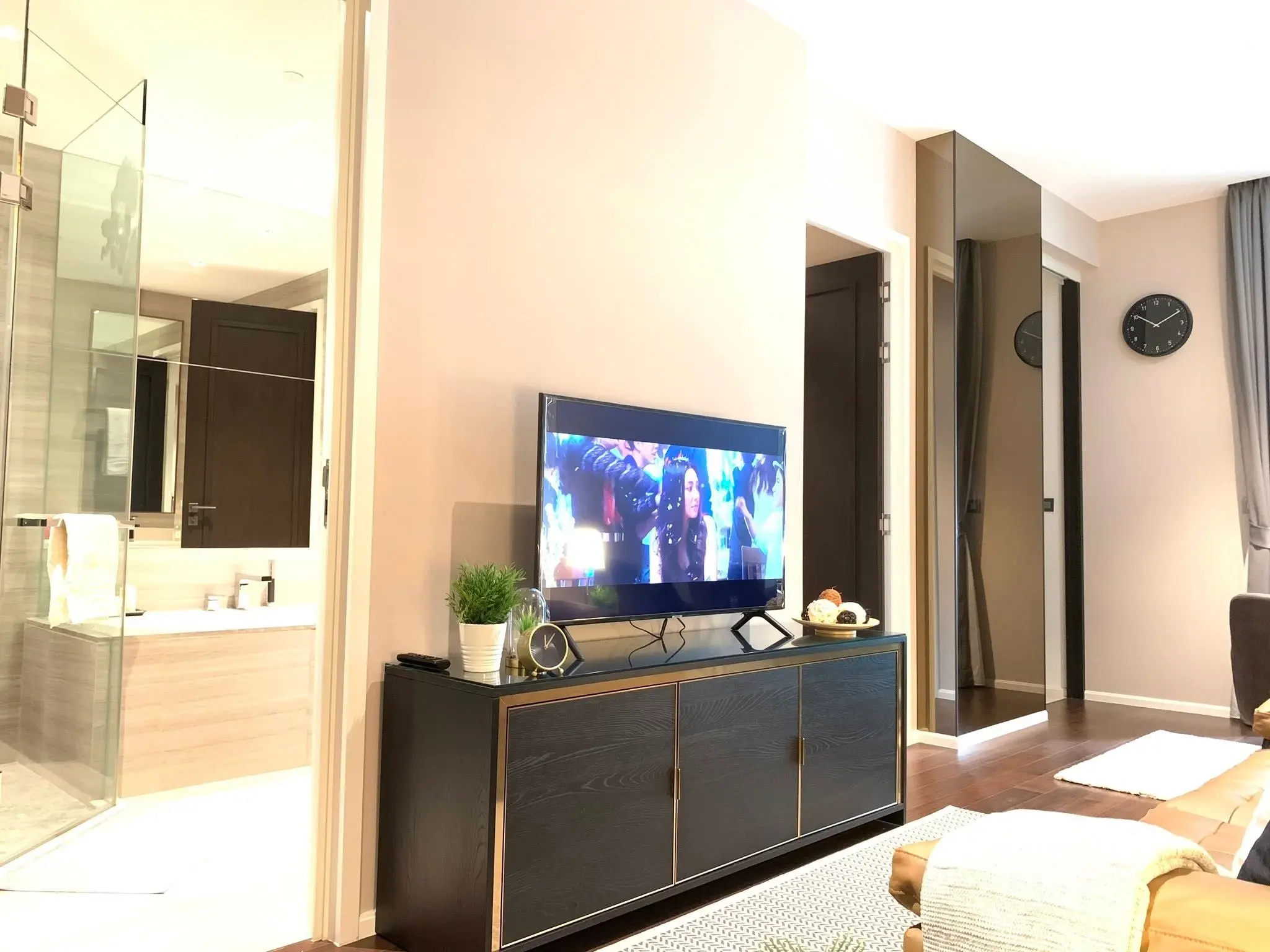 1 Bed/ 1 Bath The Diplomat 39