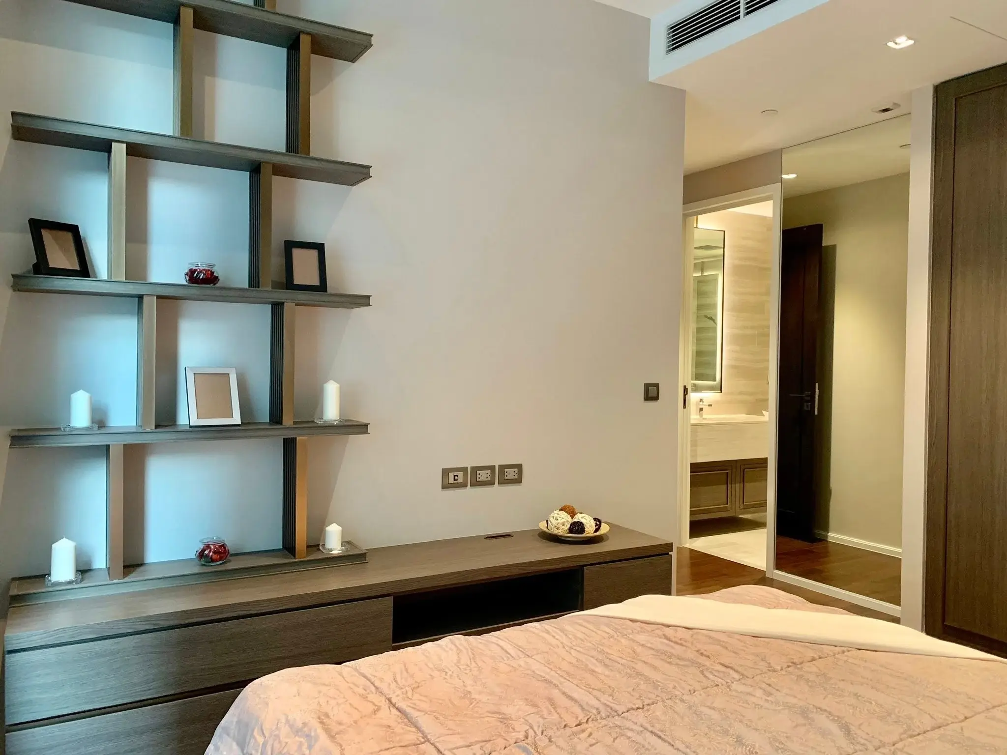 1 Bed/ 1 Bath The Diplomat 39