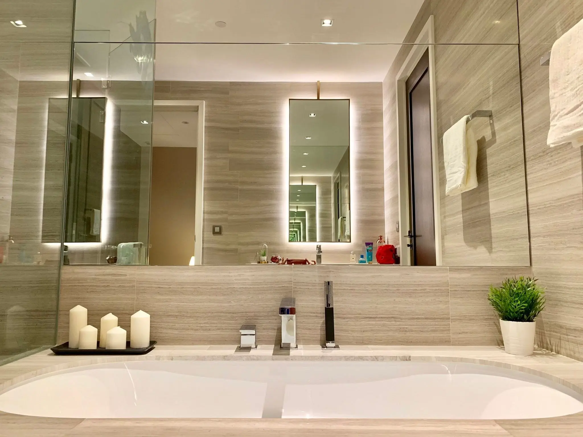 1 Bed/ 1 Bath The Diplomat 39