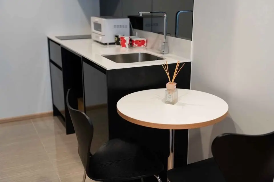 1 Bed / 1 Bath  Noble Around Ari