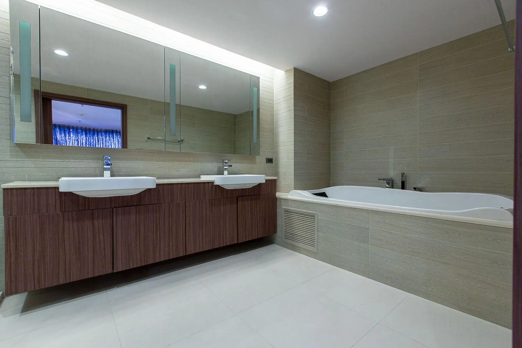 4 Bed/ 4 Bath The Hudson Sathorn