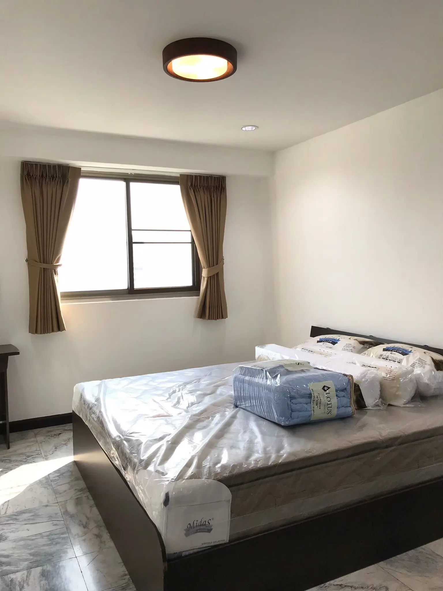 2 Bed / 2 Bath Royal Castle Sukhumvit 39