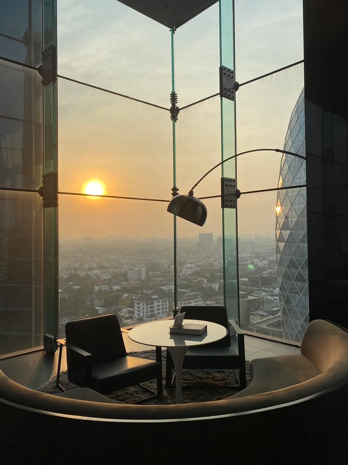 1 Bed/1 Bath Noble Around Ari