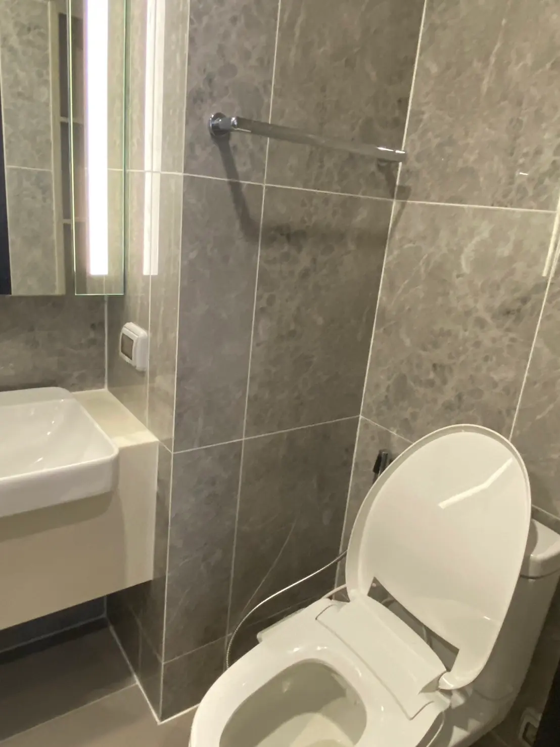 1 Bed/1 Bath Noble Around Ari