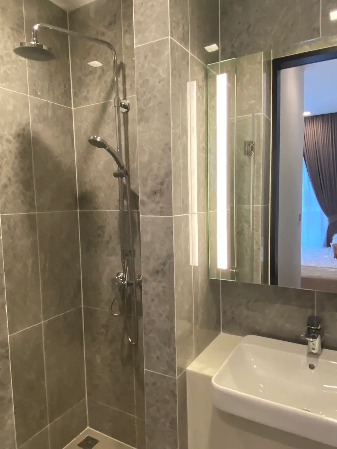 1 Bed/1 Bath Noble Around Ari