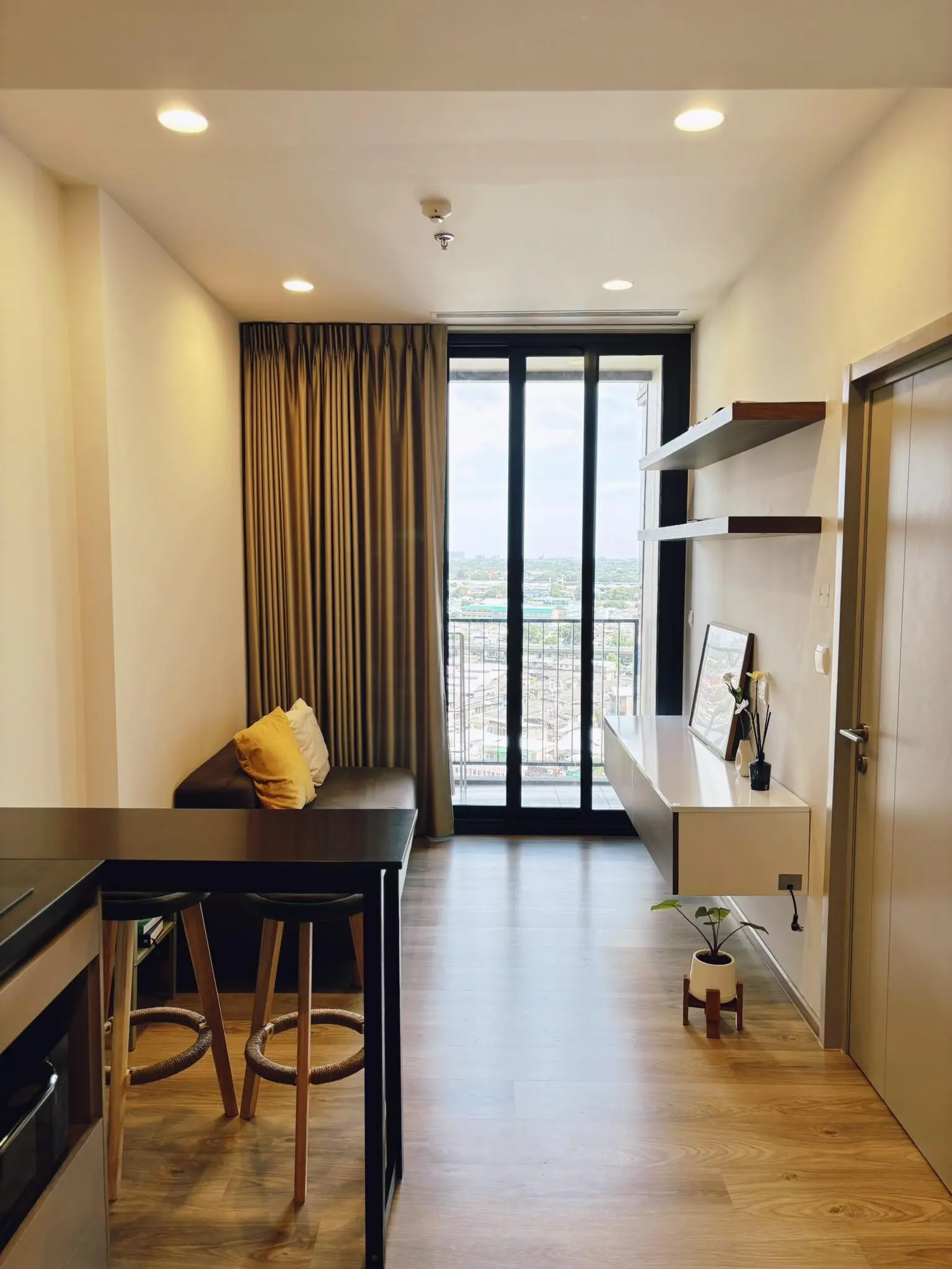 1 Bed/ 1 Bath Oka Haus