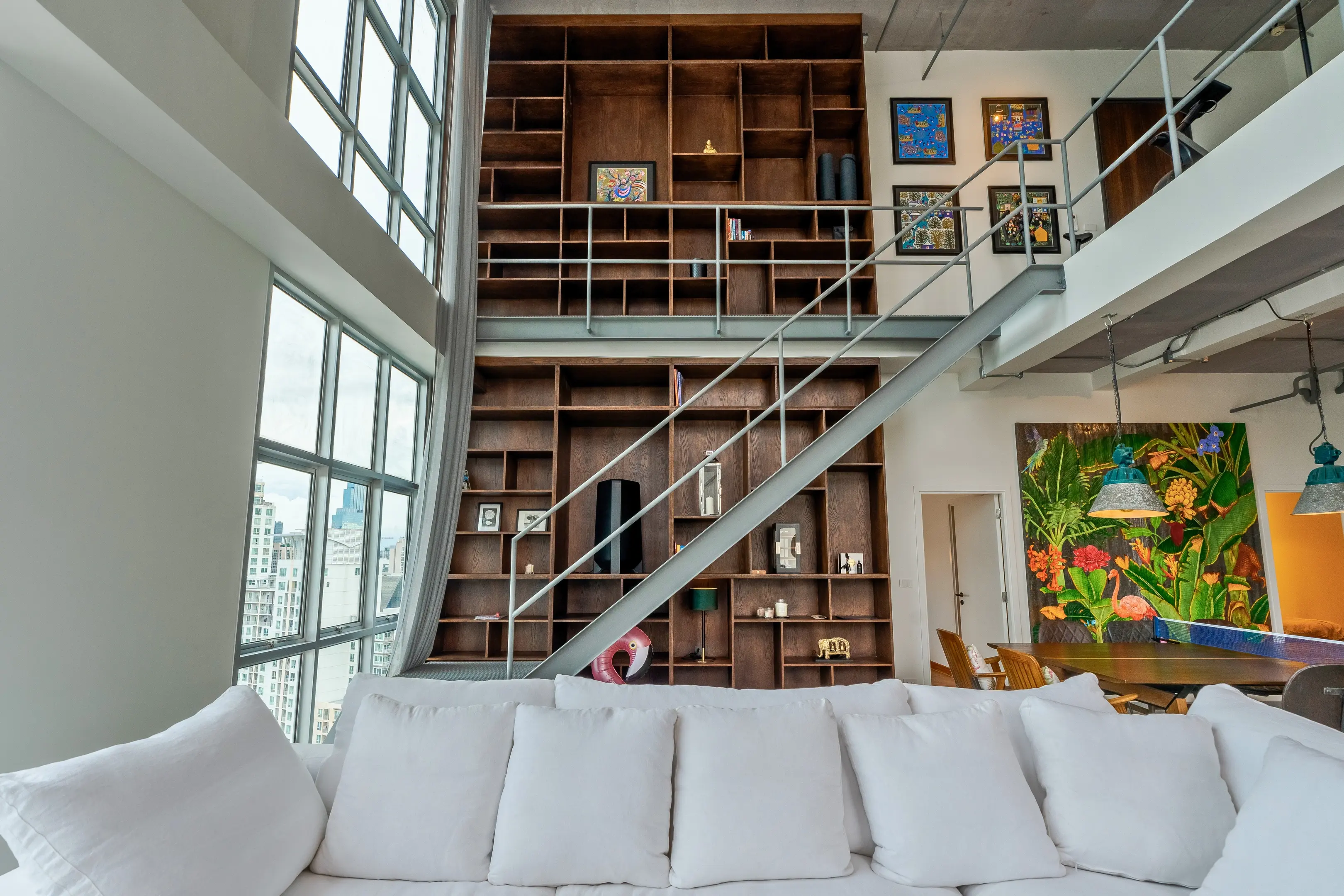 FLAMINGO LOUNGE. Duplex Penthouse in Central Bangkok