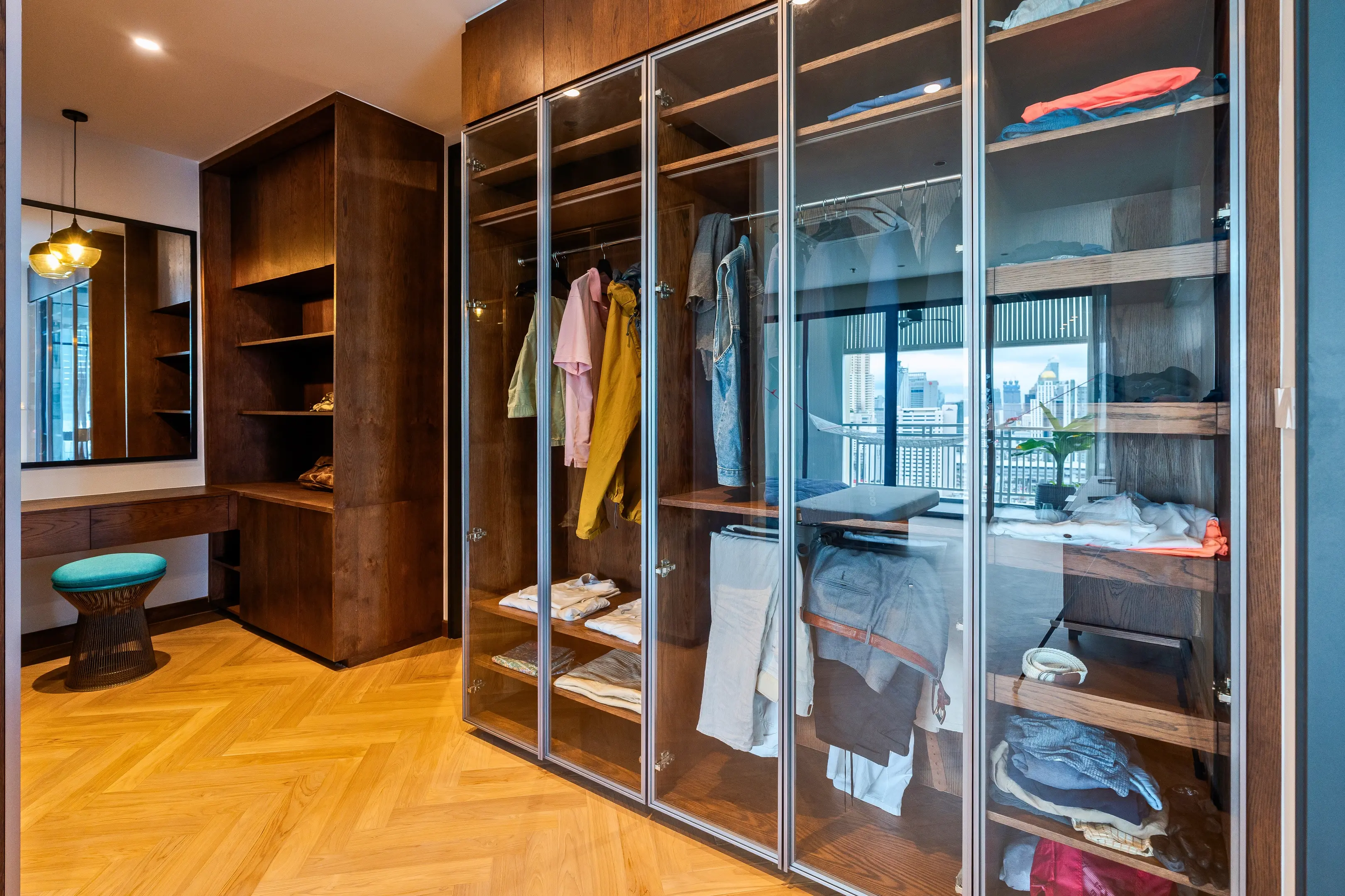 FLAMINGO LOUNGE. Duplex Penthouse in Central Bangkok