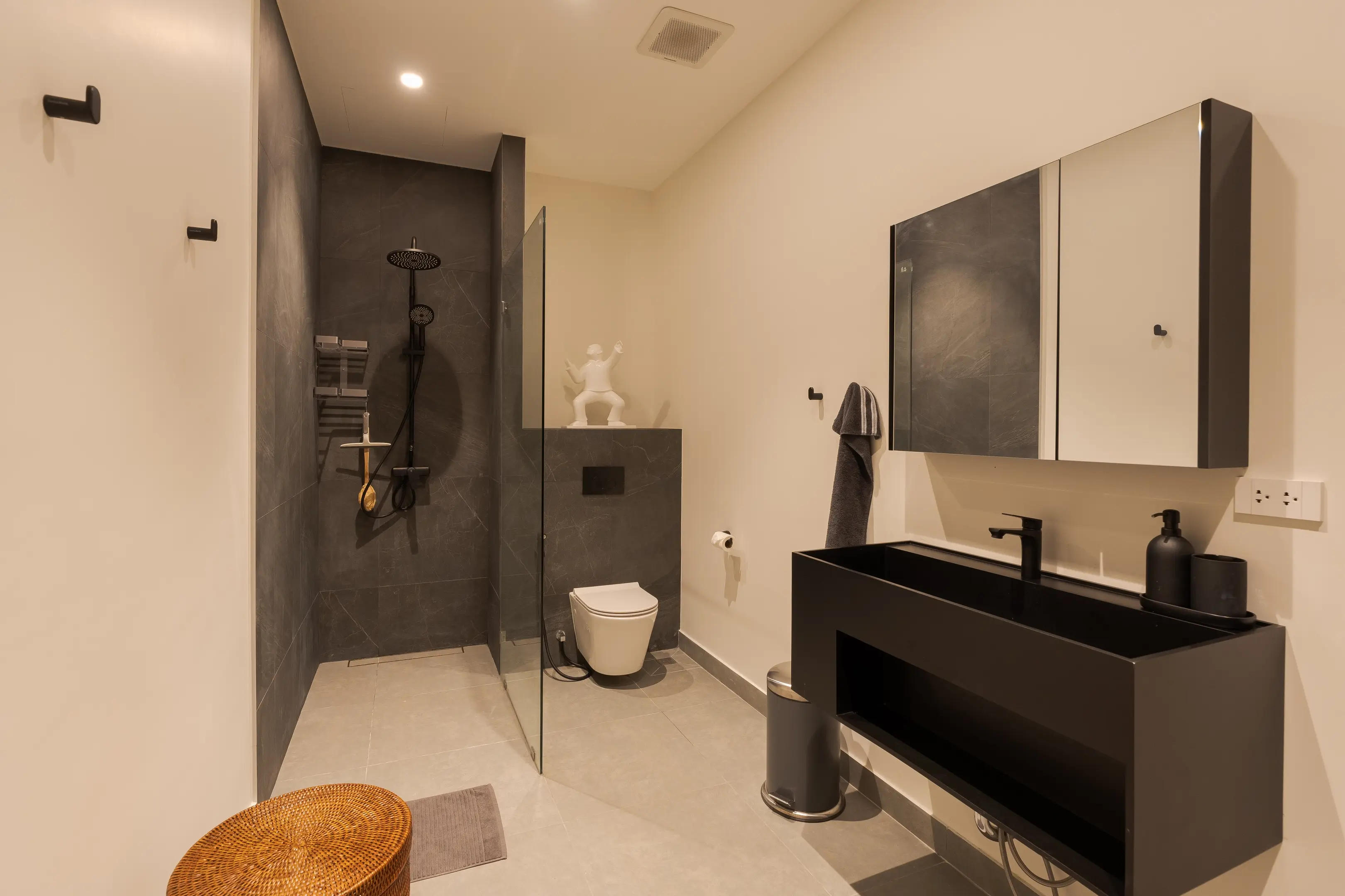FLAMINGO LOUNGE. Duplex Penthouse in Central Bangkok