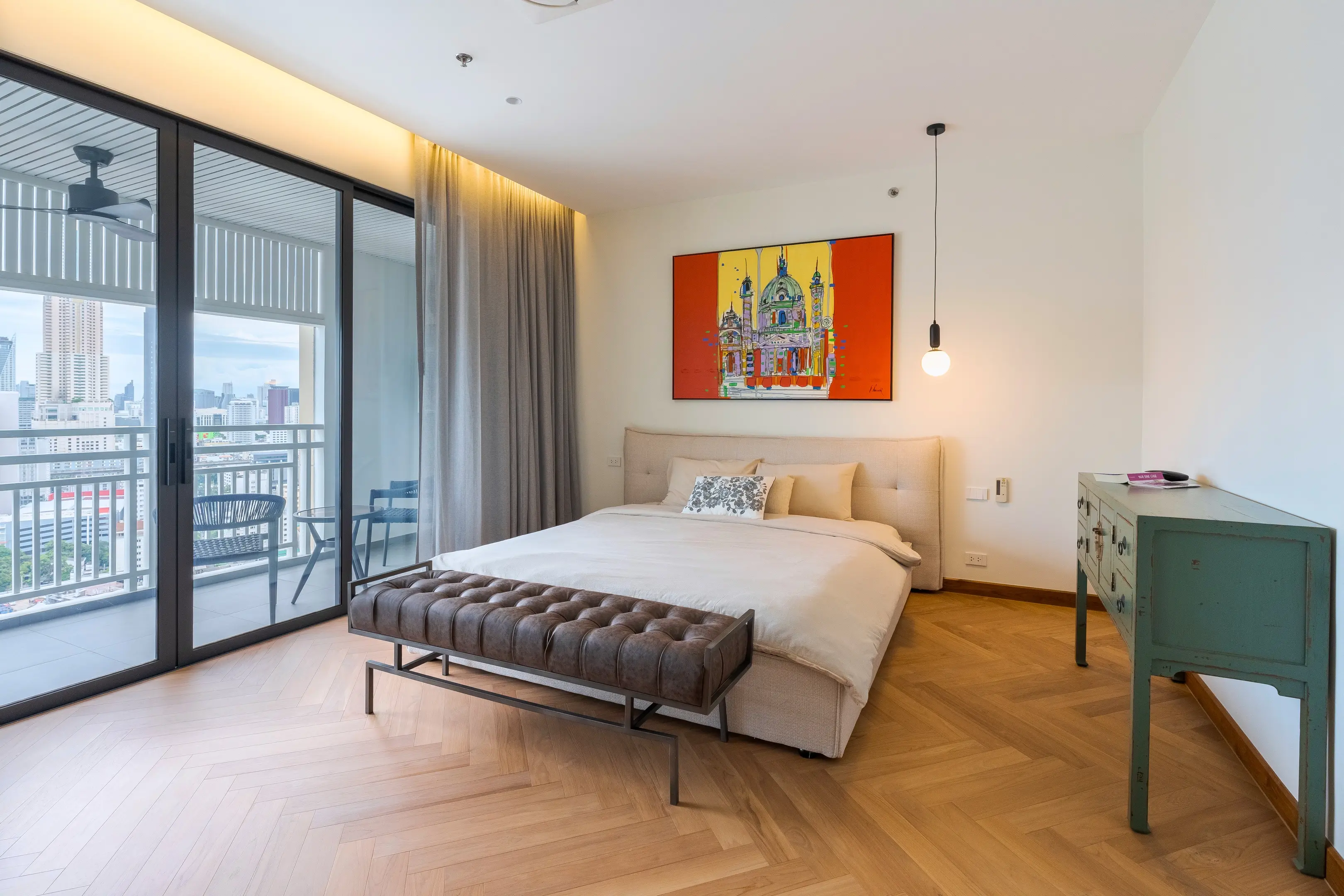 FLAMINGO LOUNGE. Duplex Penthouse in Central Bangkok